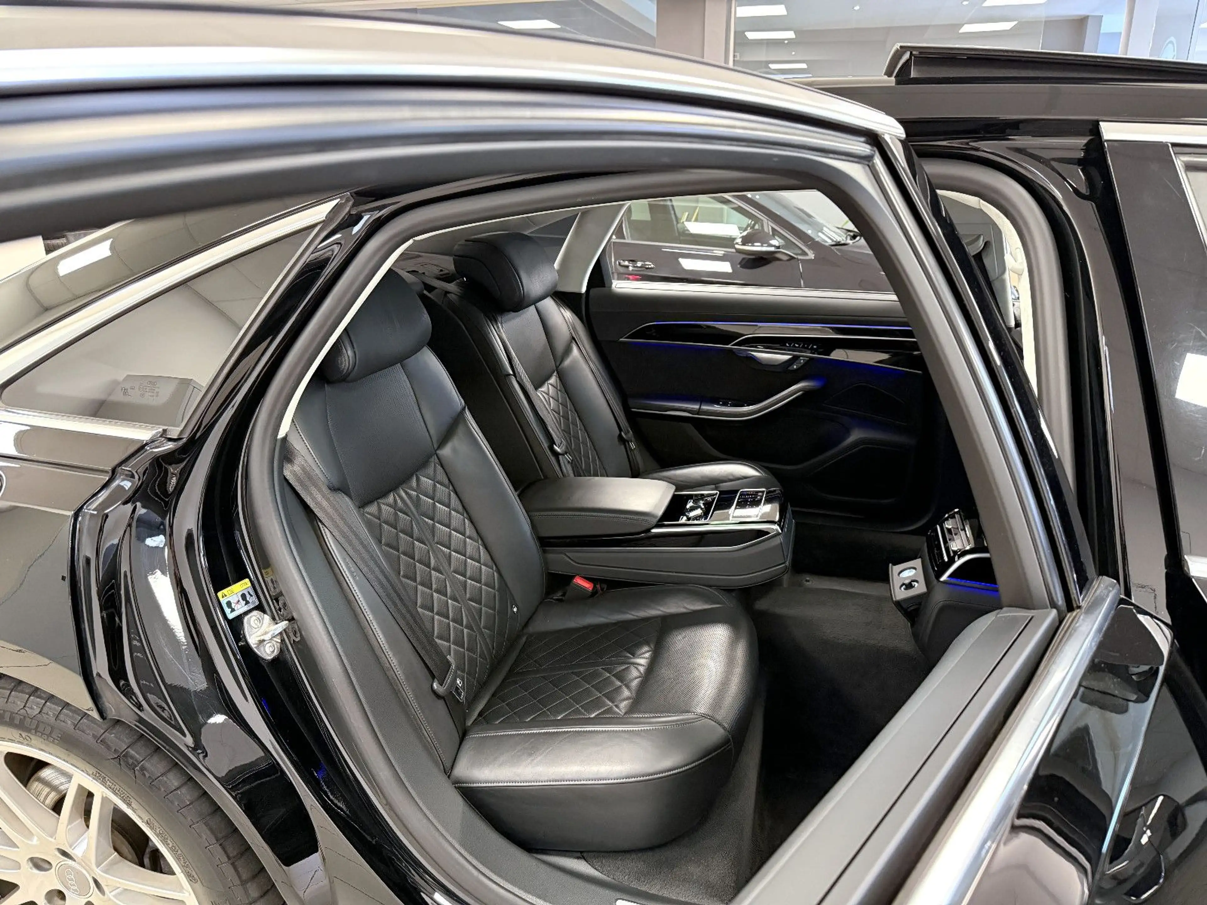 Audi A8 50TDI Quattro *LANG*S-Line*PanoSD*ACC*360°Kam — photo 15
