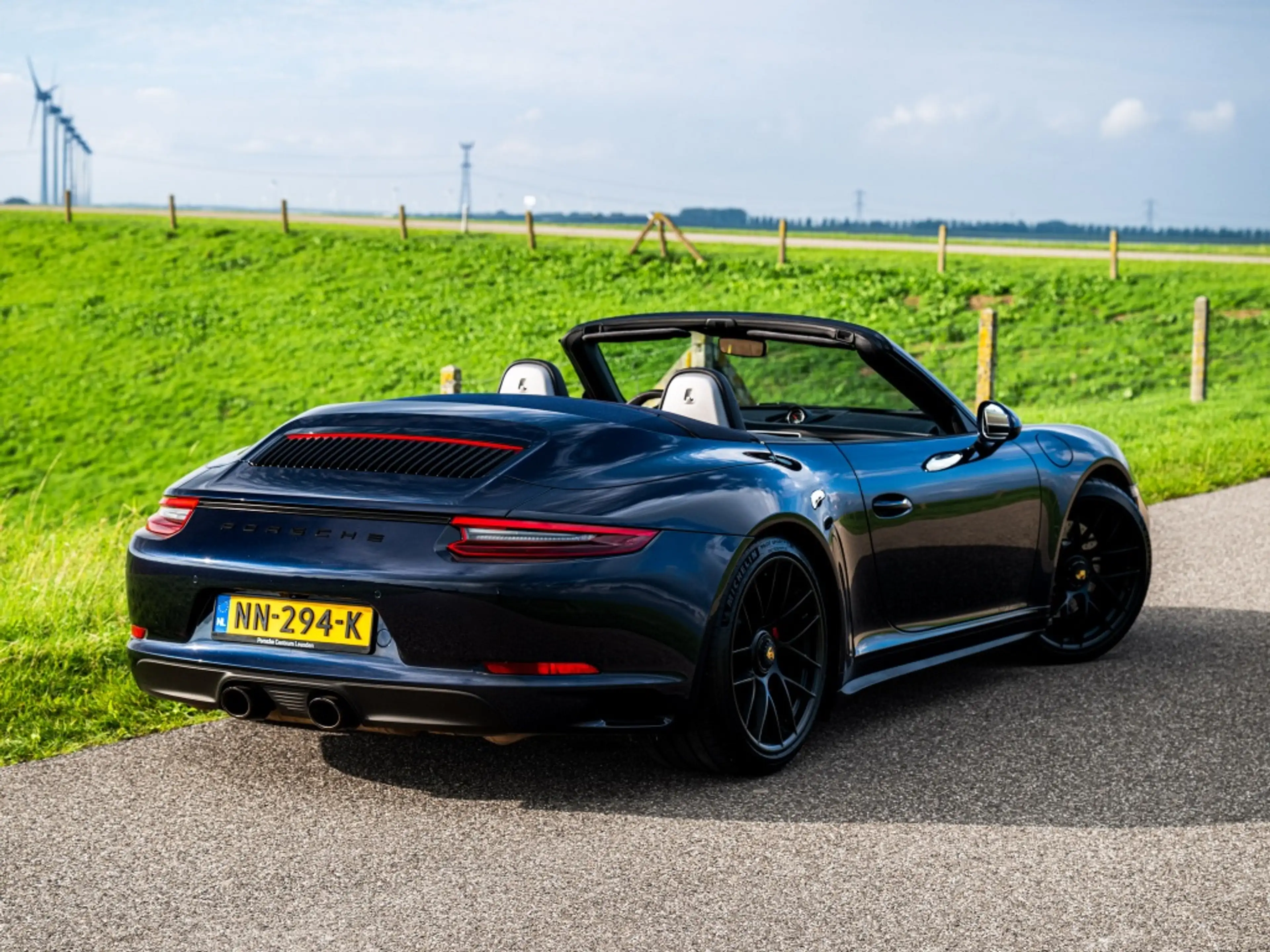 Porsche 991 Cabrio 3.0 Carrera GTS Dealer oh. NAP 2e eig. — photo 2