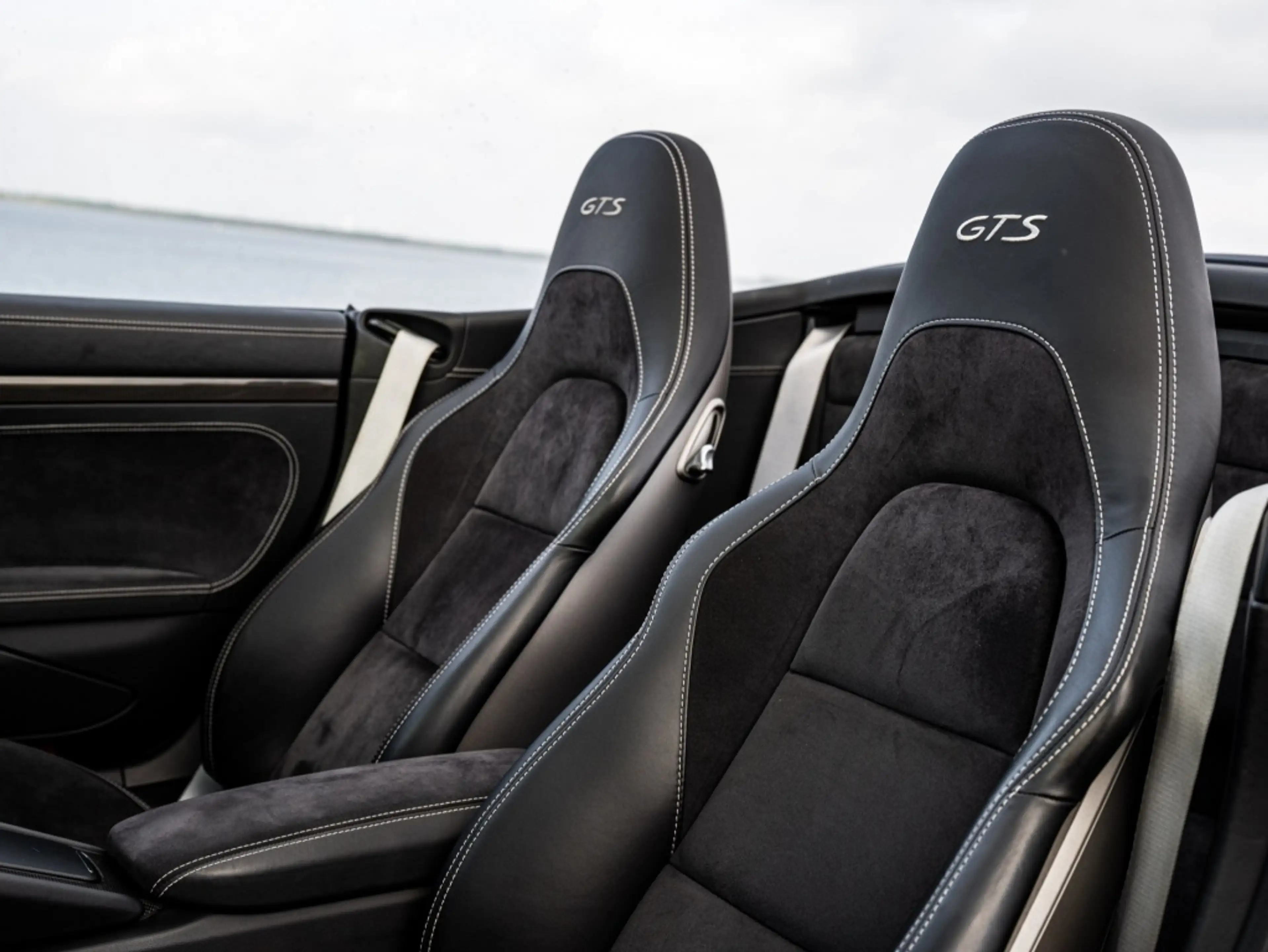 Porsche 991 Cabrio 3.0 Carrera GTS Dealer oh. NAP 2e eig. — photo 9