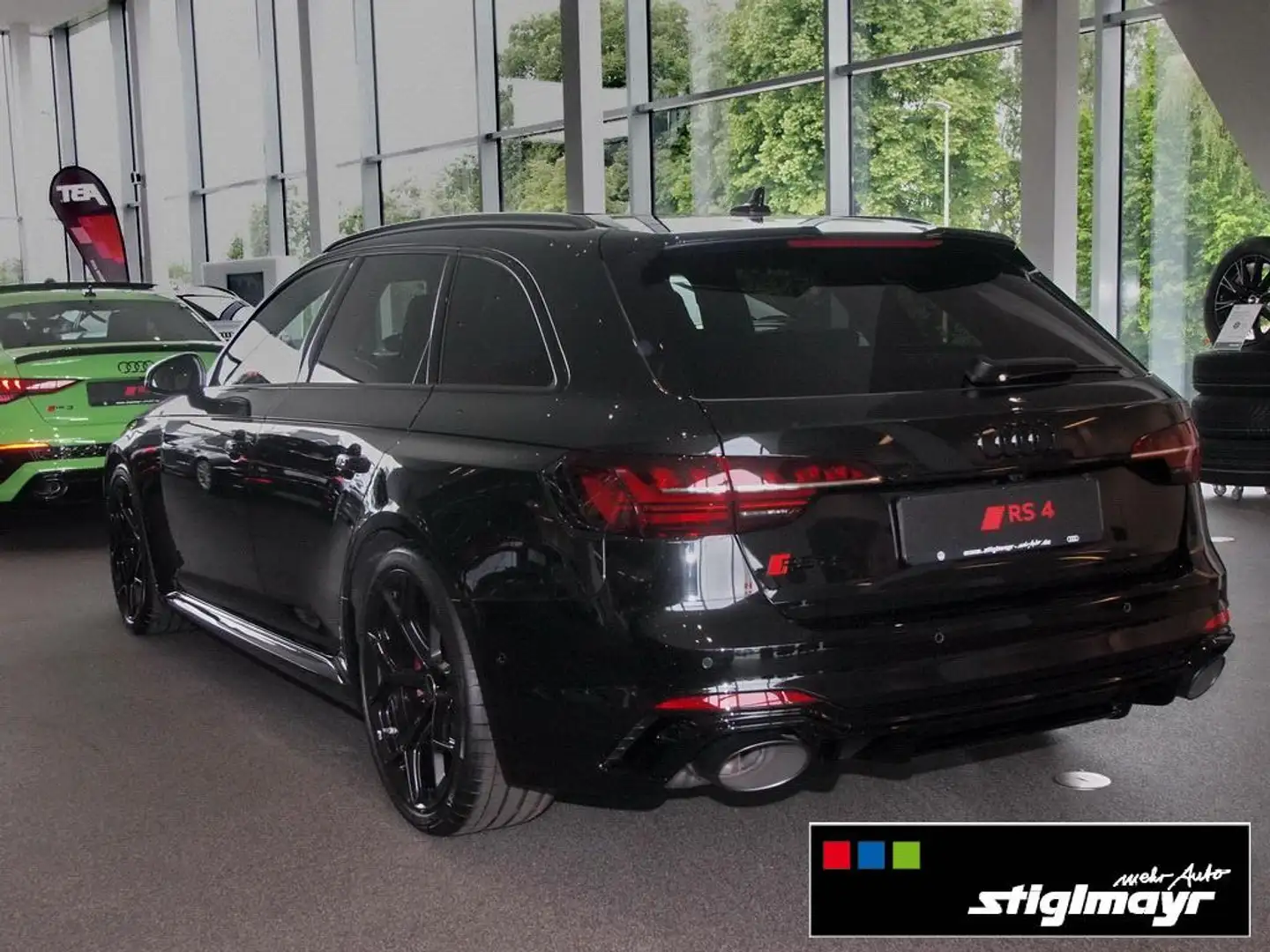Audi RS4 331(450) kW(PS) tiptronic Alu-20` AHK HeadUp Noir - 2