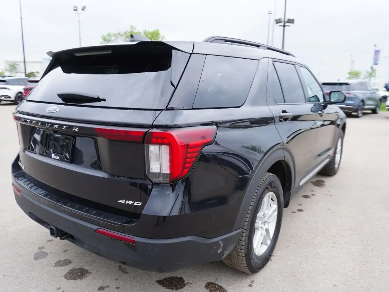 Ford Explorer снимка Ford Explorer
