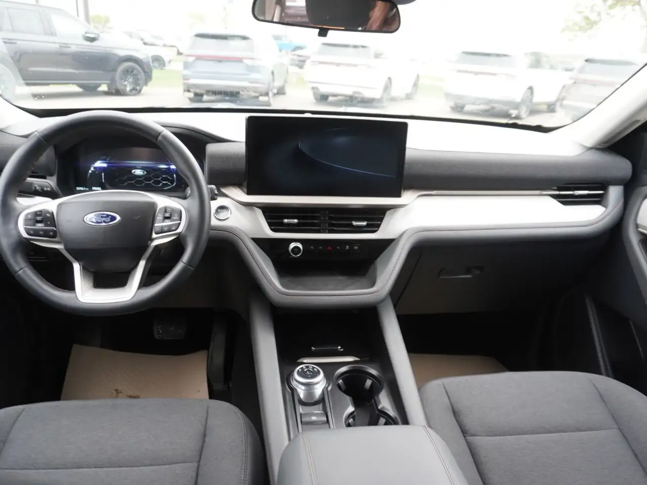 Ford Explorer снимка Ford Explorer