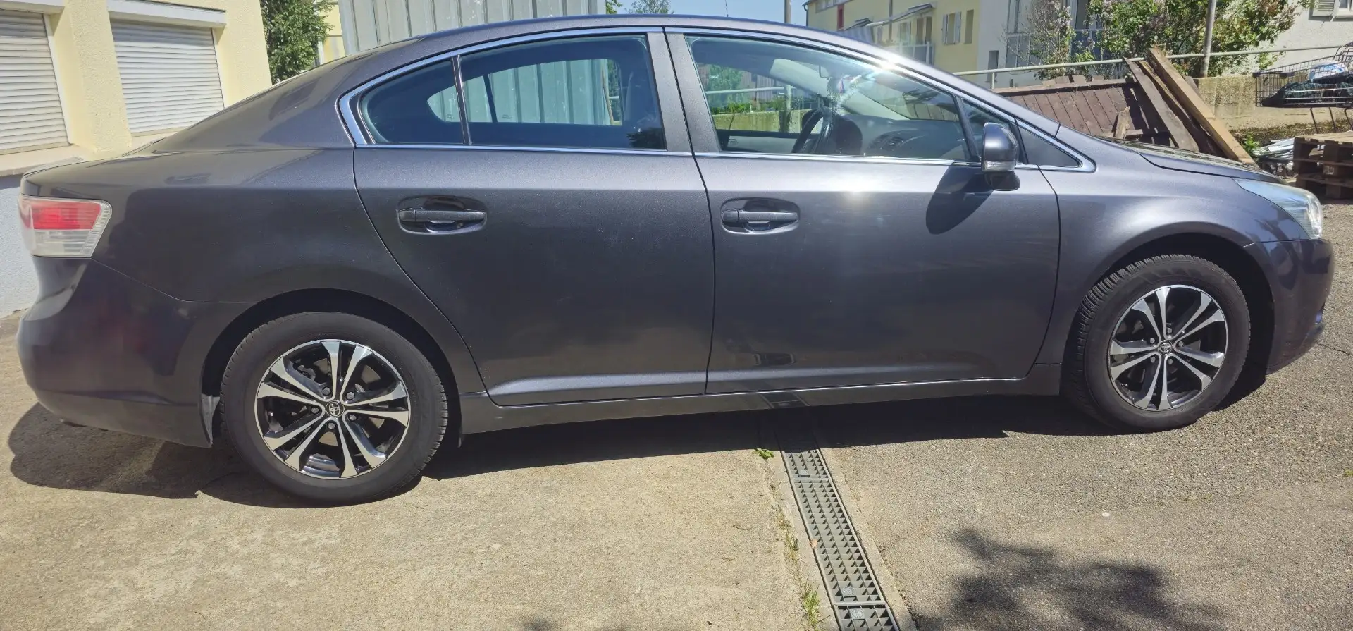 Toyota Avensis 1.8 Sol - 2