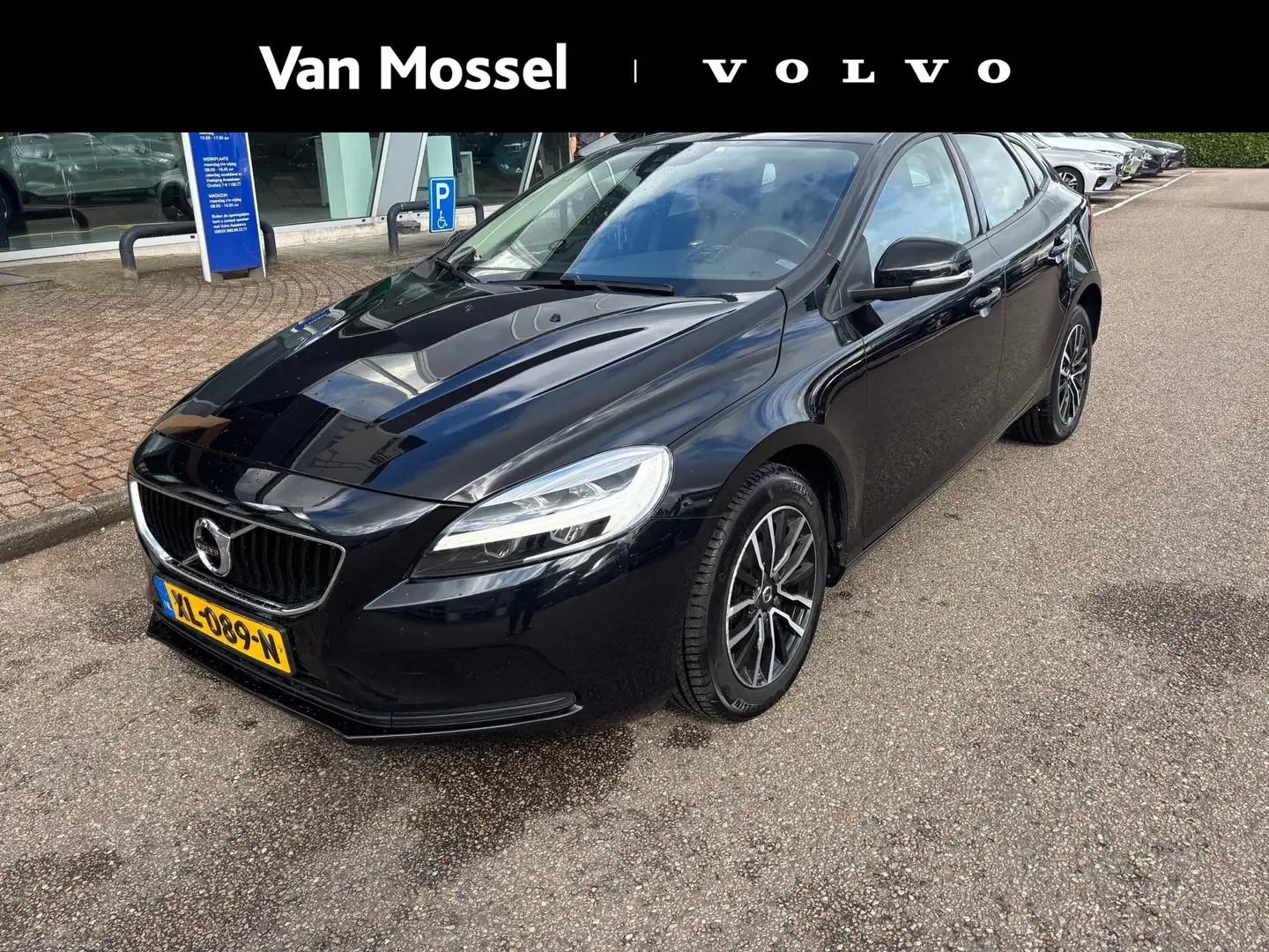 Volvo V40 1.5 T2 Polar+ Aut. Schwarz - 1