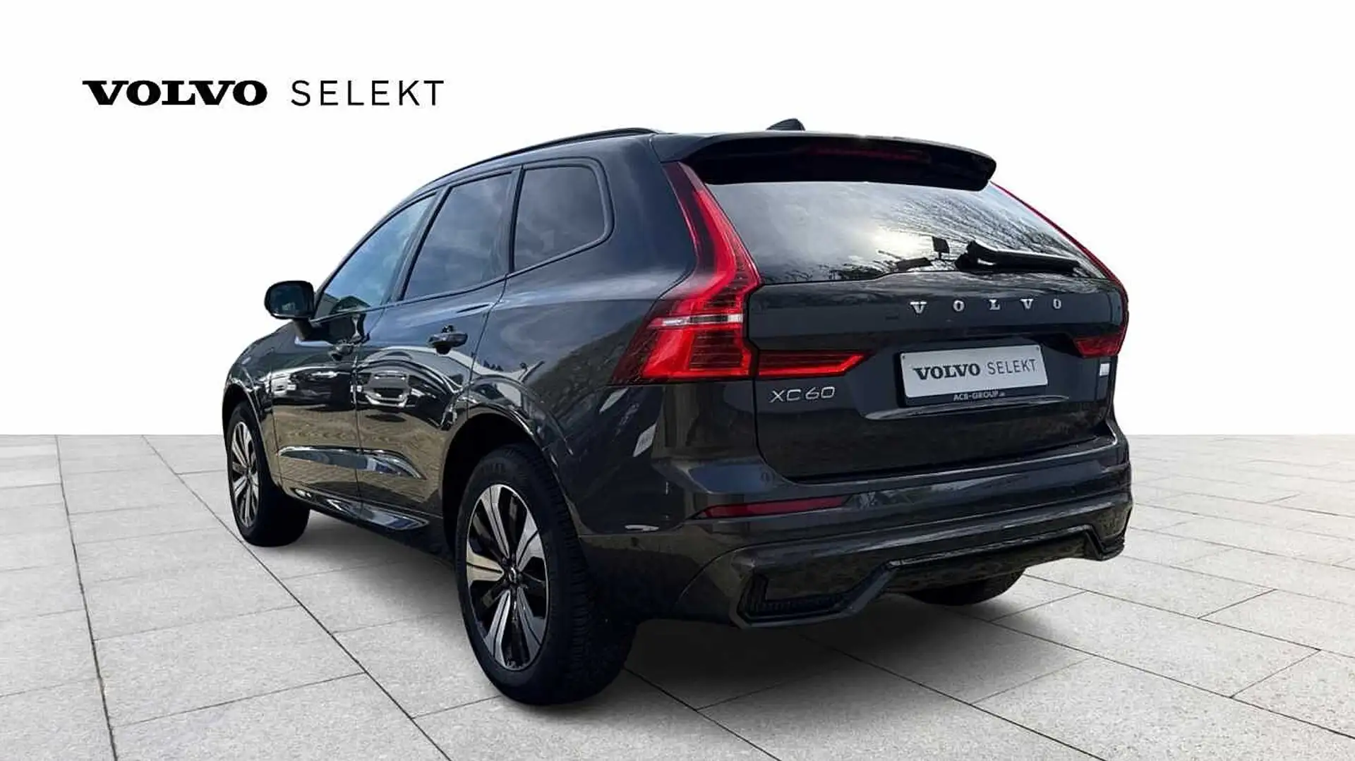 Volvo XC60 Recharge Plus Dark, T6 AWD Plug in hybride Grijs - 2