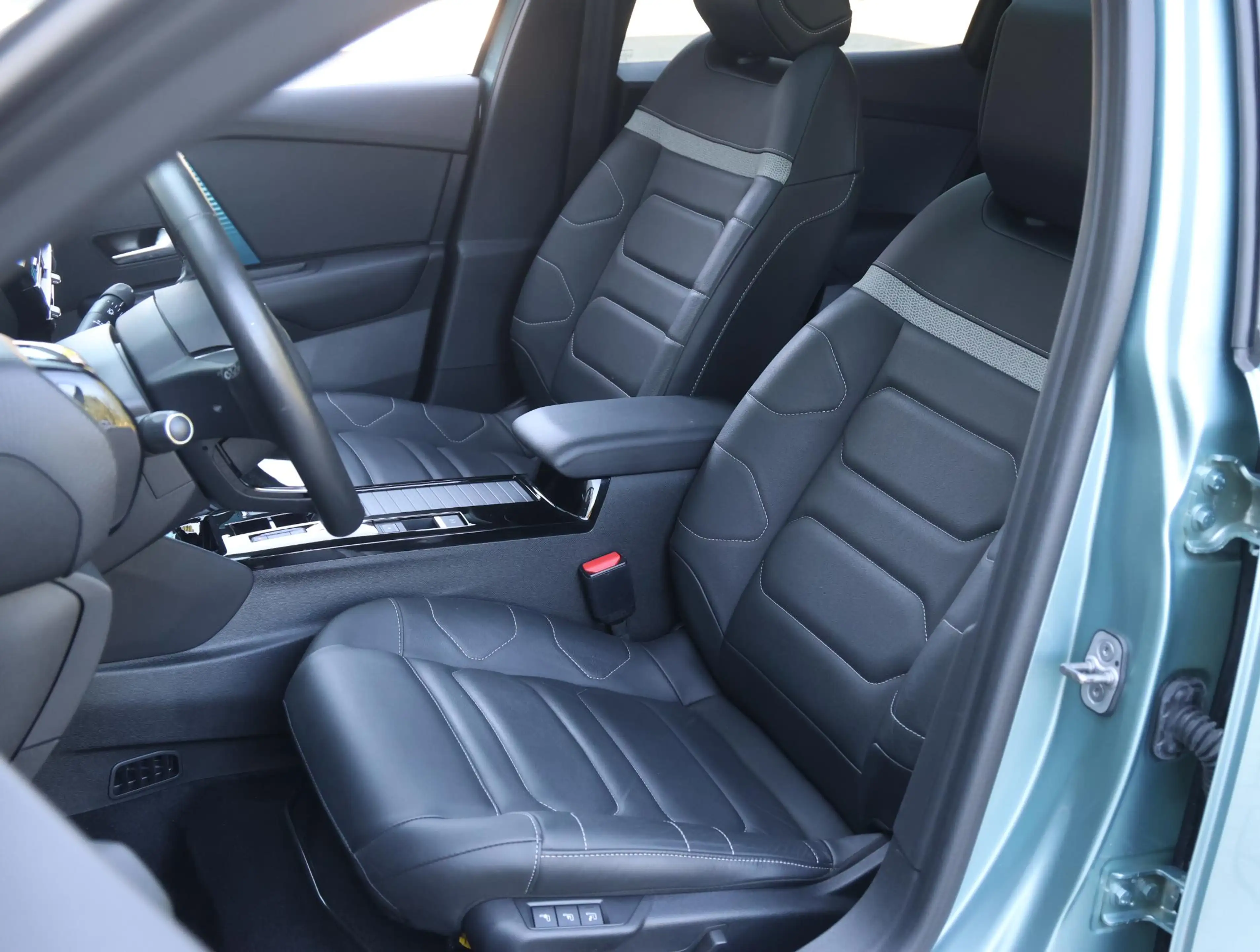 Citroen E-C4 Electric Shine 50 kWh | Camera | Verwarmbare Voorstoelen/St — photo 13