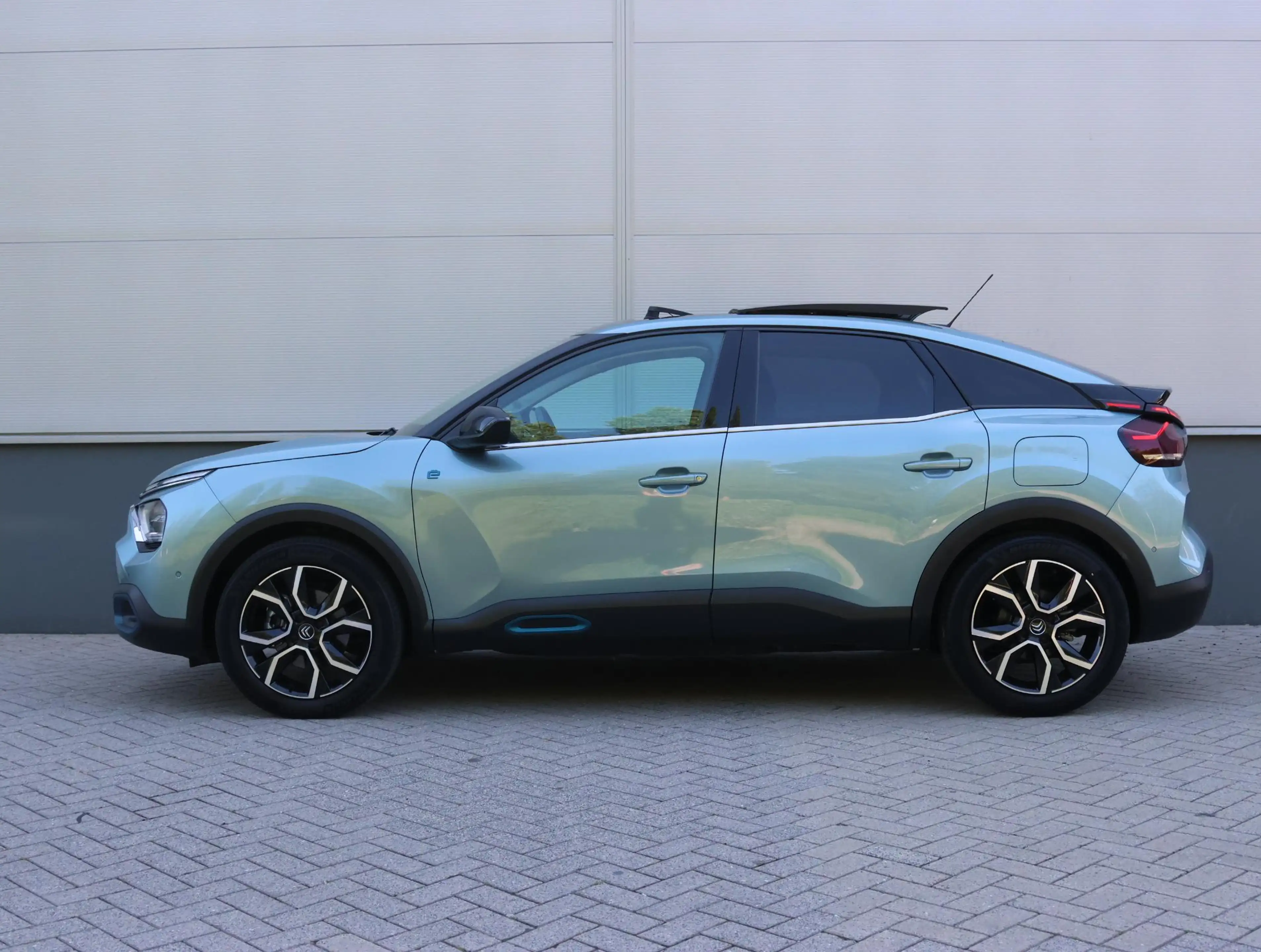 Citroen E-C4 Electric Shine 50 kWh | Camera | Verwarmbare Voorstoelen/St — photo 2