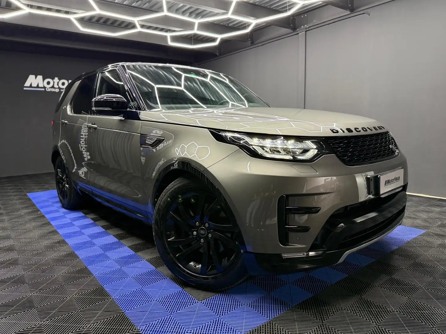 Land Rover Discovery 2.0 HSE Luxury 240cv Grigio - 1