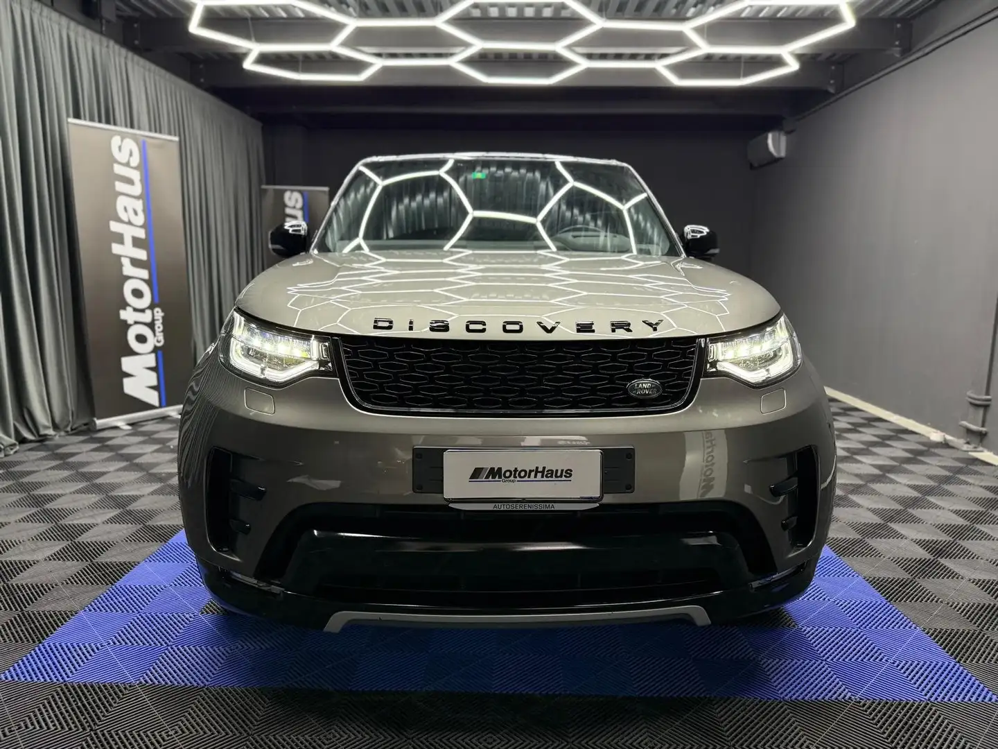 Land Rover Discovery 2.0 HSE Luxury 240cv Grigio - 2