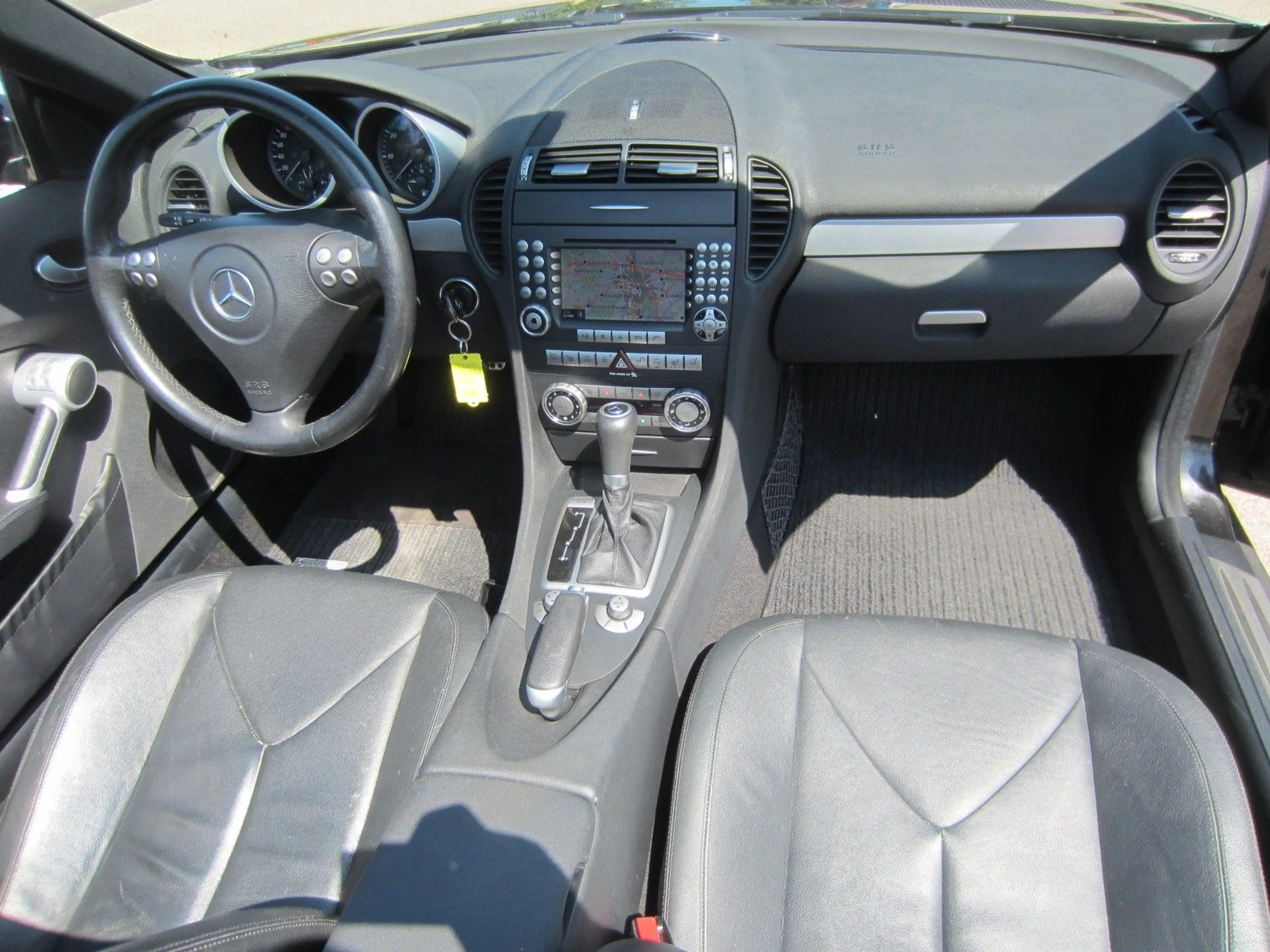 Mercedes-Benz SLK 350 Roadster — photo 3