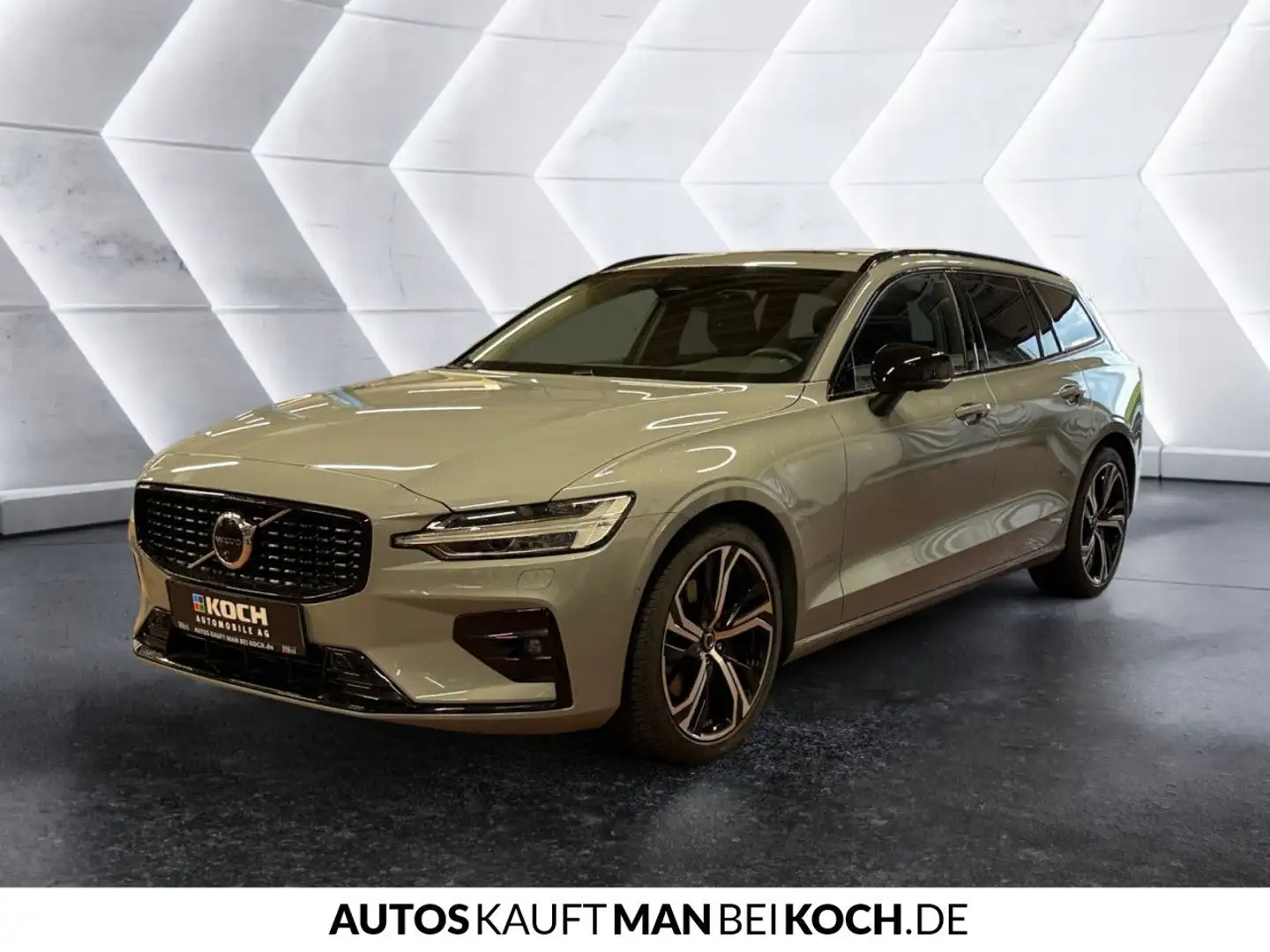 Volvo V60 B4 B DKG Plus Dark ACC BLIS PANO 360v 4xSHZ! Grijs - 2