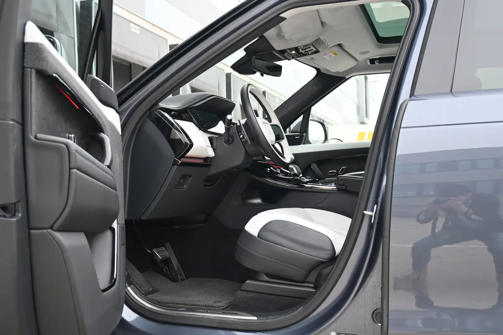 Land Rover Range Rover Sport 4.4 P530 First Edition Blauw - 2