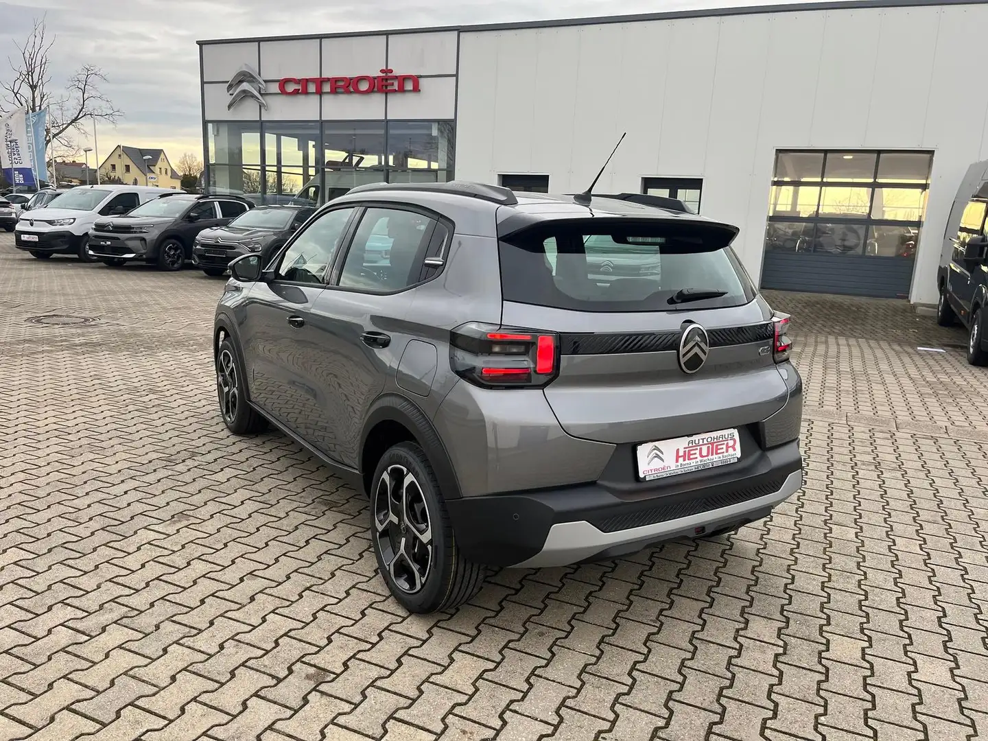 Citroen C3 Turbo 100 Plus Grau - 2