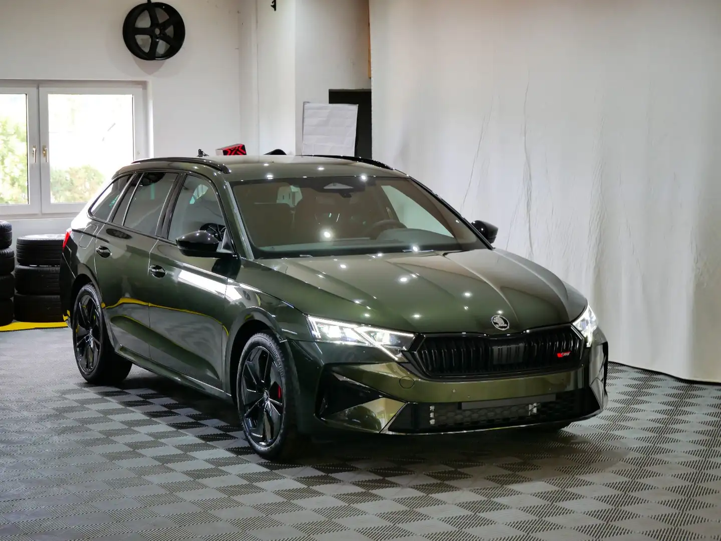 Skoda Octavia Combi 2.0 TSI RS DSG 265 5J GARANTIE Vert - 2