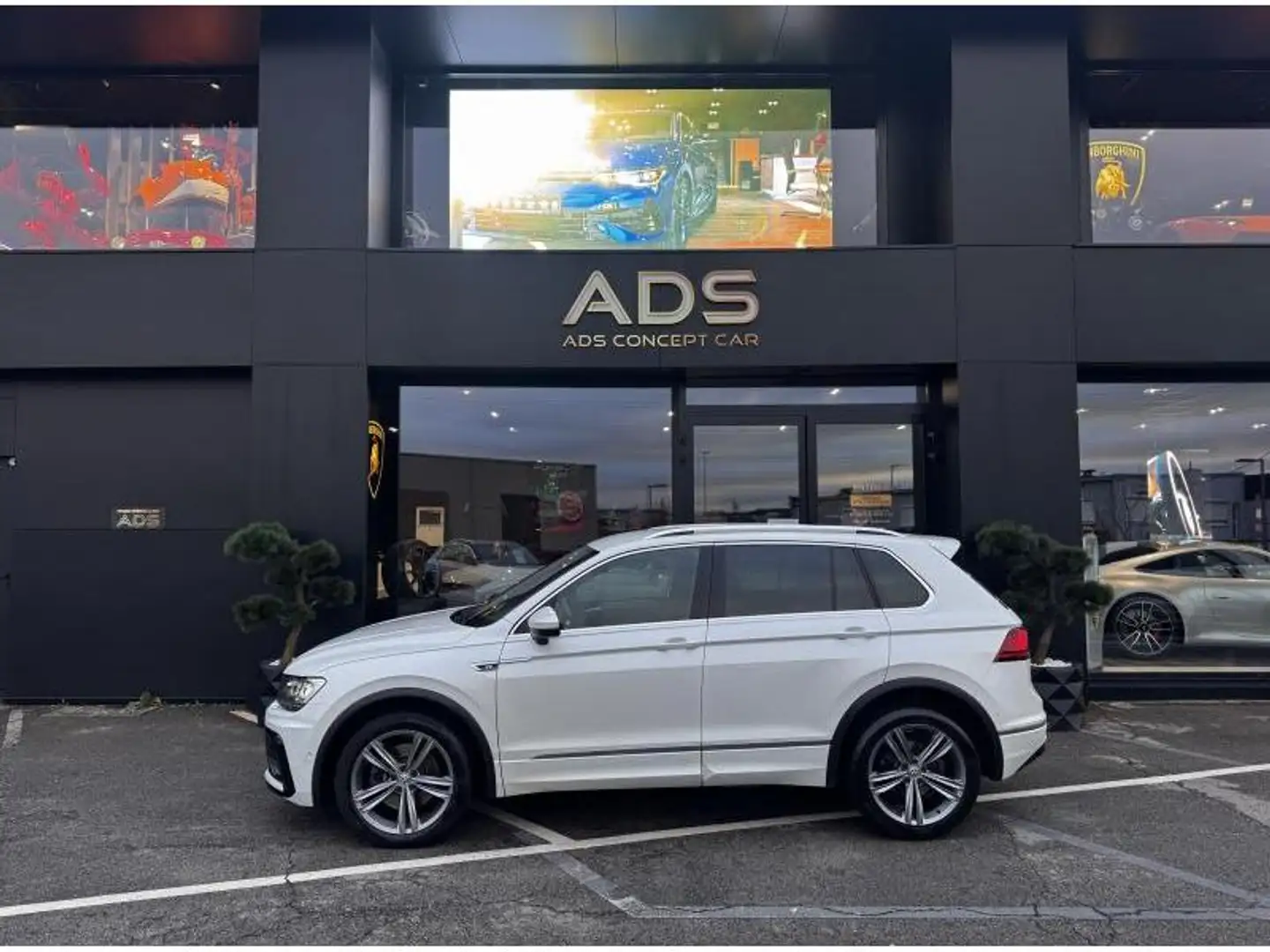 Volkswagen Tiguan III R-line 4motions 2020 Weiß - 2