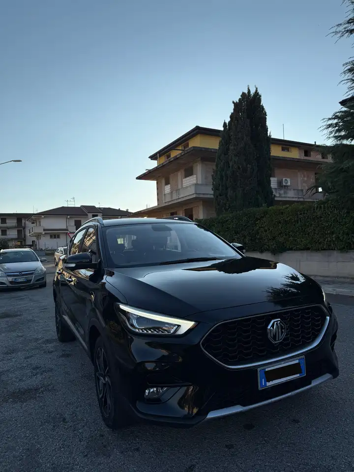MG ZS