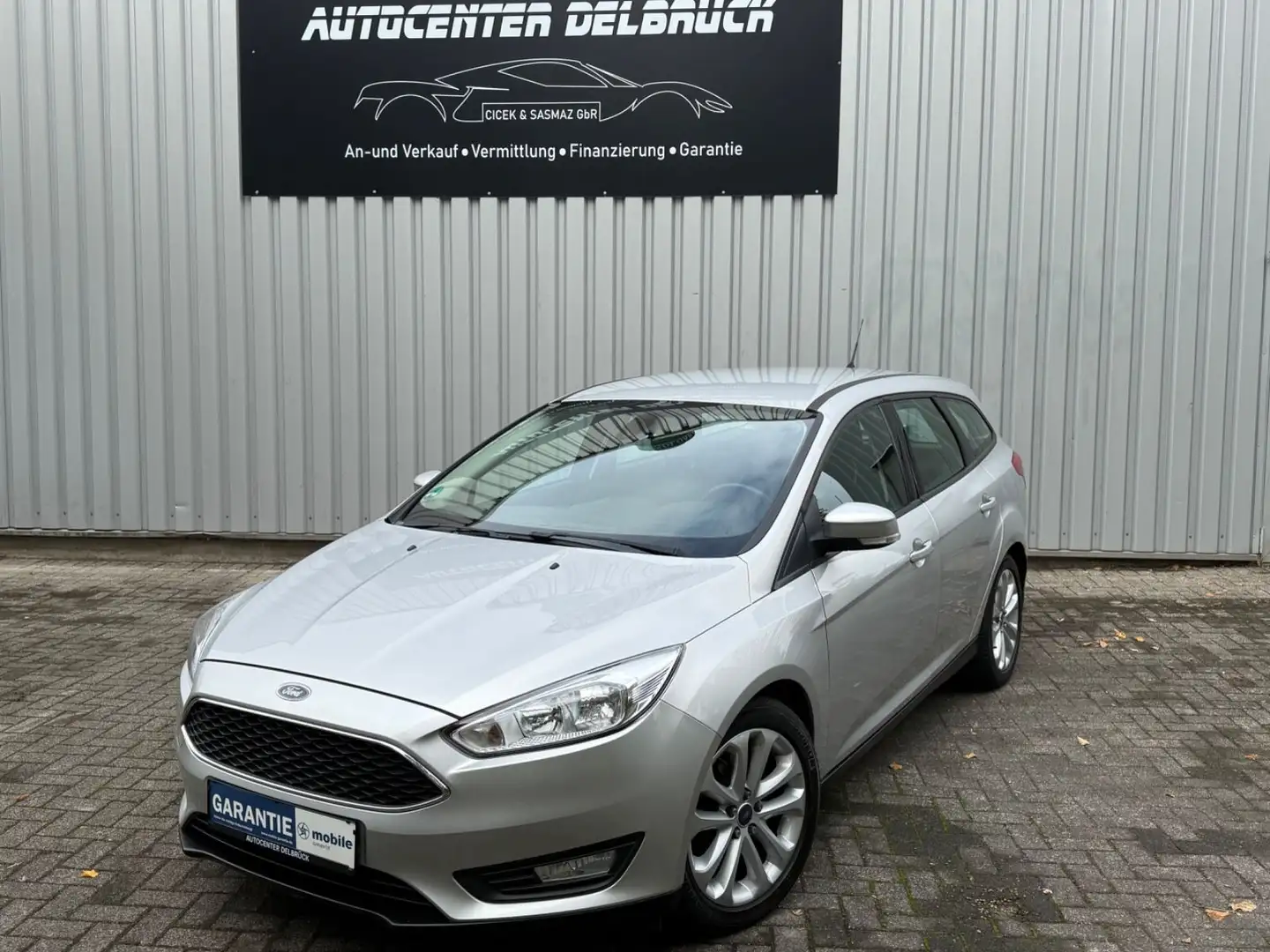 Ford Focus Turnier Business Silber - 1