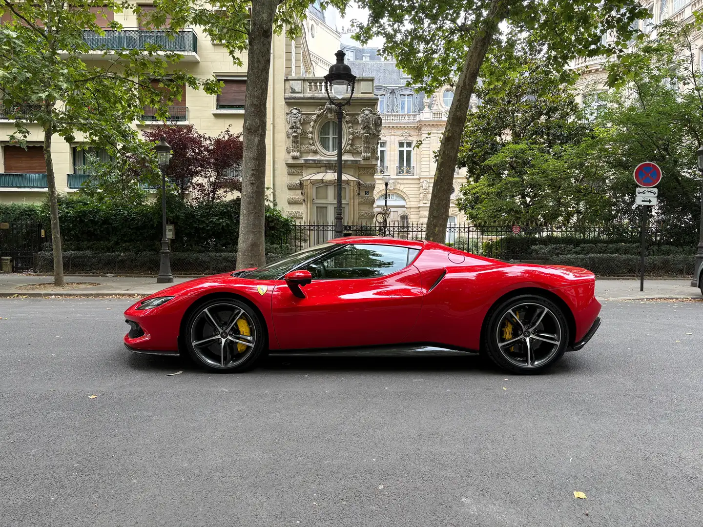 Ferrari 296 GTB 296 GTB 3.0 Turbo V6 Hybride 830 ch Rood - 2