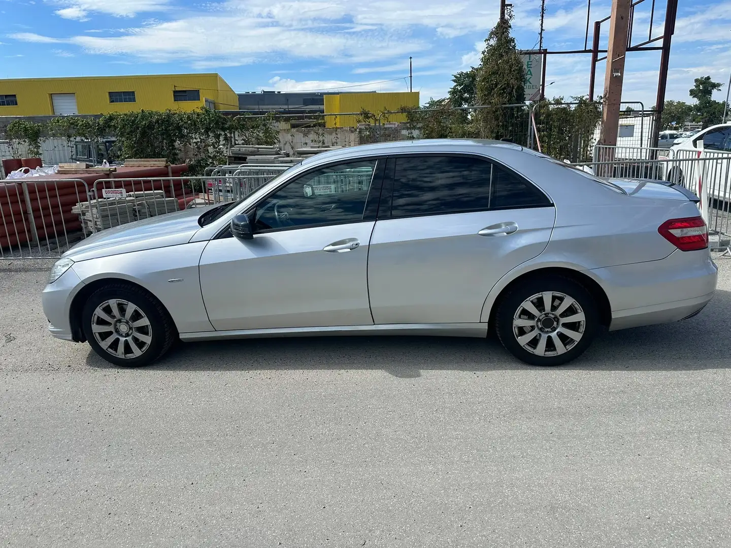 Mercedes-Benz E 200 Avantgarde BlueEfficiency CDI Aut. - 2