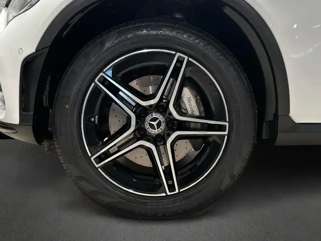 Mercedes-Benz GLC view 5