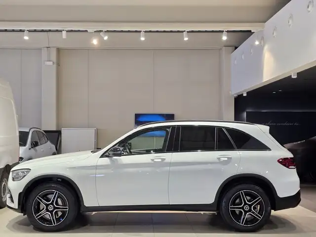 Mercedes-Benz GLC view 13