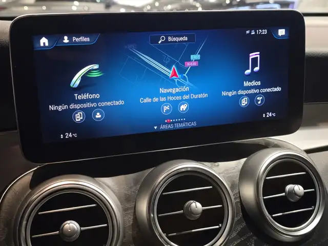 Mercedes-Benz GLC view 29