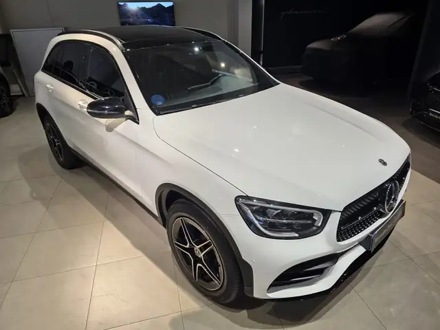Mercedes-Benz GLC view 12