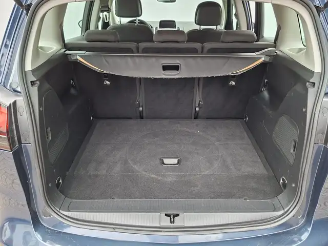 Opel Zafira Tourer view 10