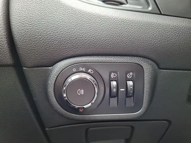 Opel Zafira Tourer view 15