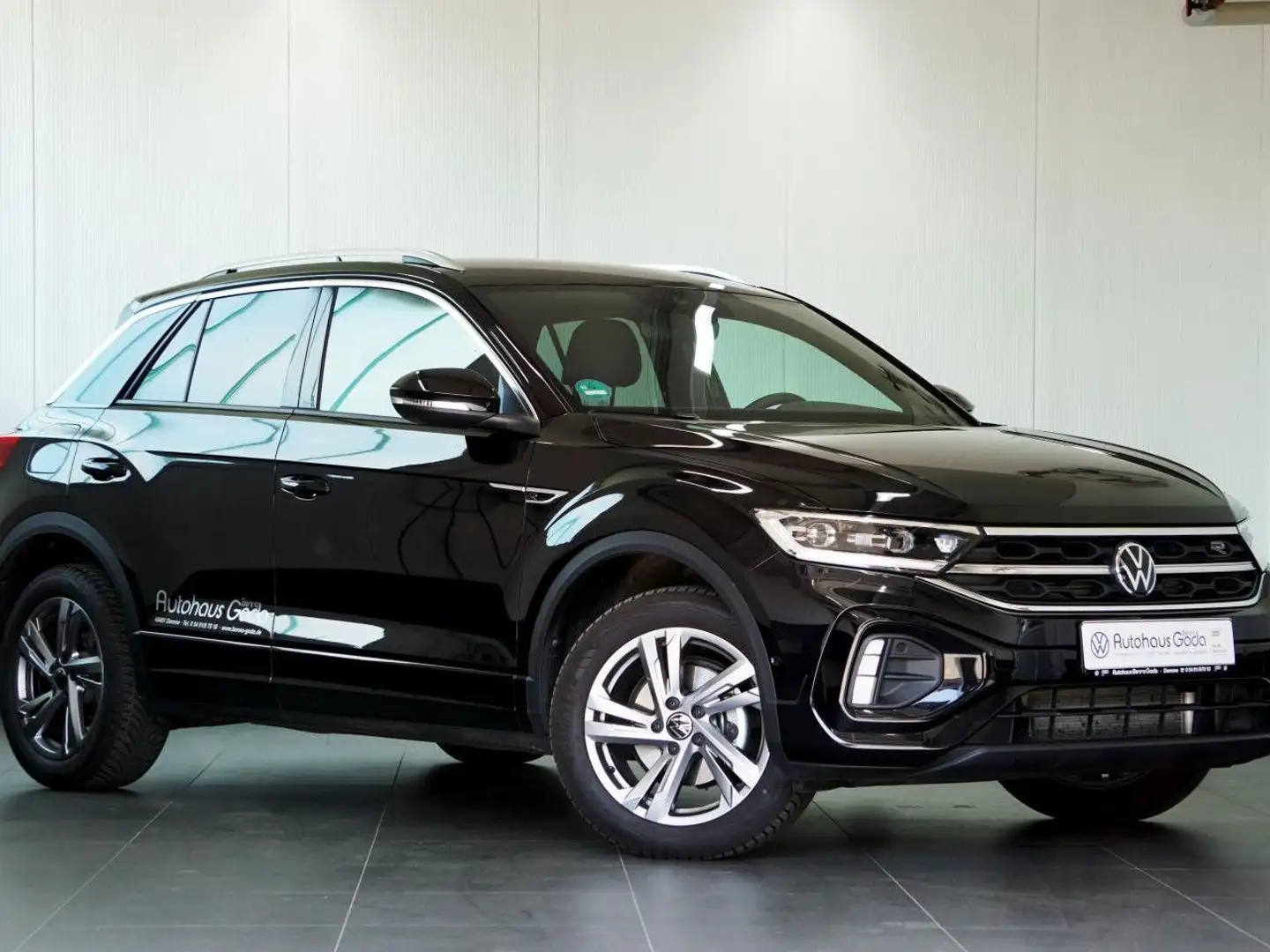 Volkswagen T-Roc R-Line 1.5 l TSI 7-Gang-DSG Bluetooth Navi Schwarz - 2