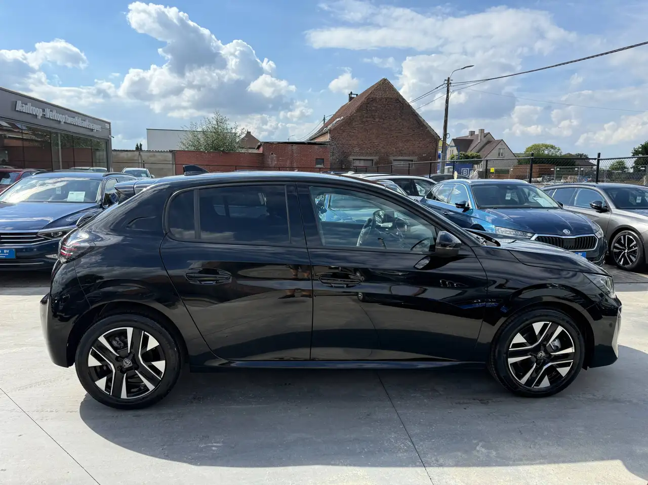 Peugeot 208 1.2i TURBO 360 CAMERA DODE HOEK NAVIGATIE LEDER FULL LED CARPLAY, миниатюра 4