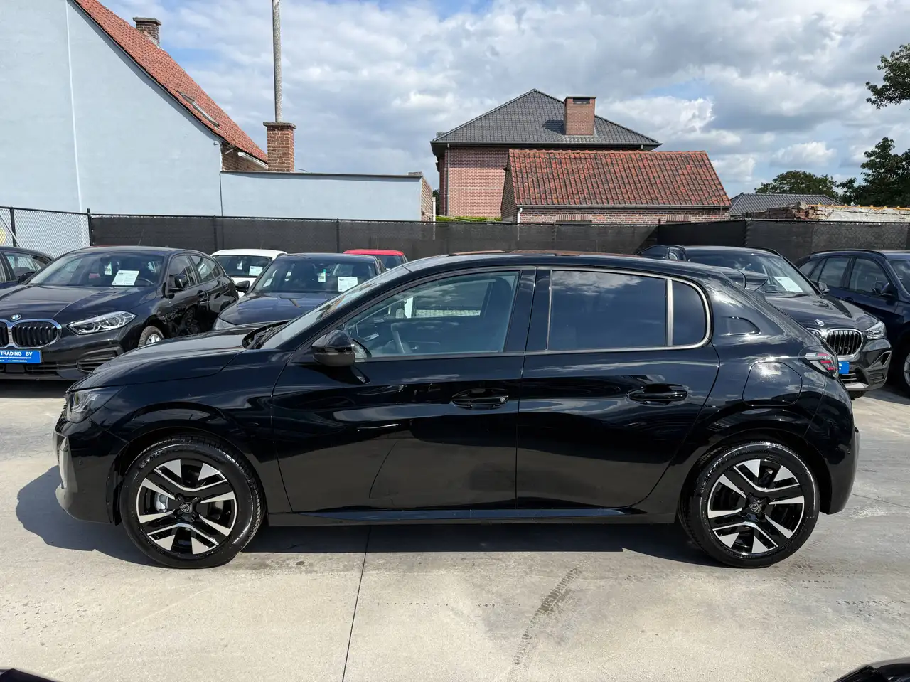 Peugeot 208 1.2i TURBO 360 CAMERA DODE HOEK NAVIGATIE LEDER FULL LED CARPLAY, миниатюра 8