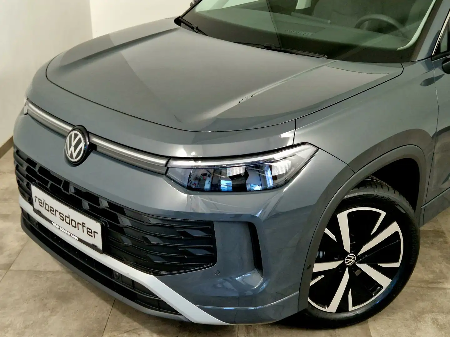 Volkswagen Tayron Life eTSI DSG Grijs - 2