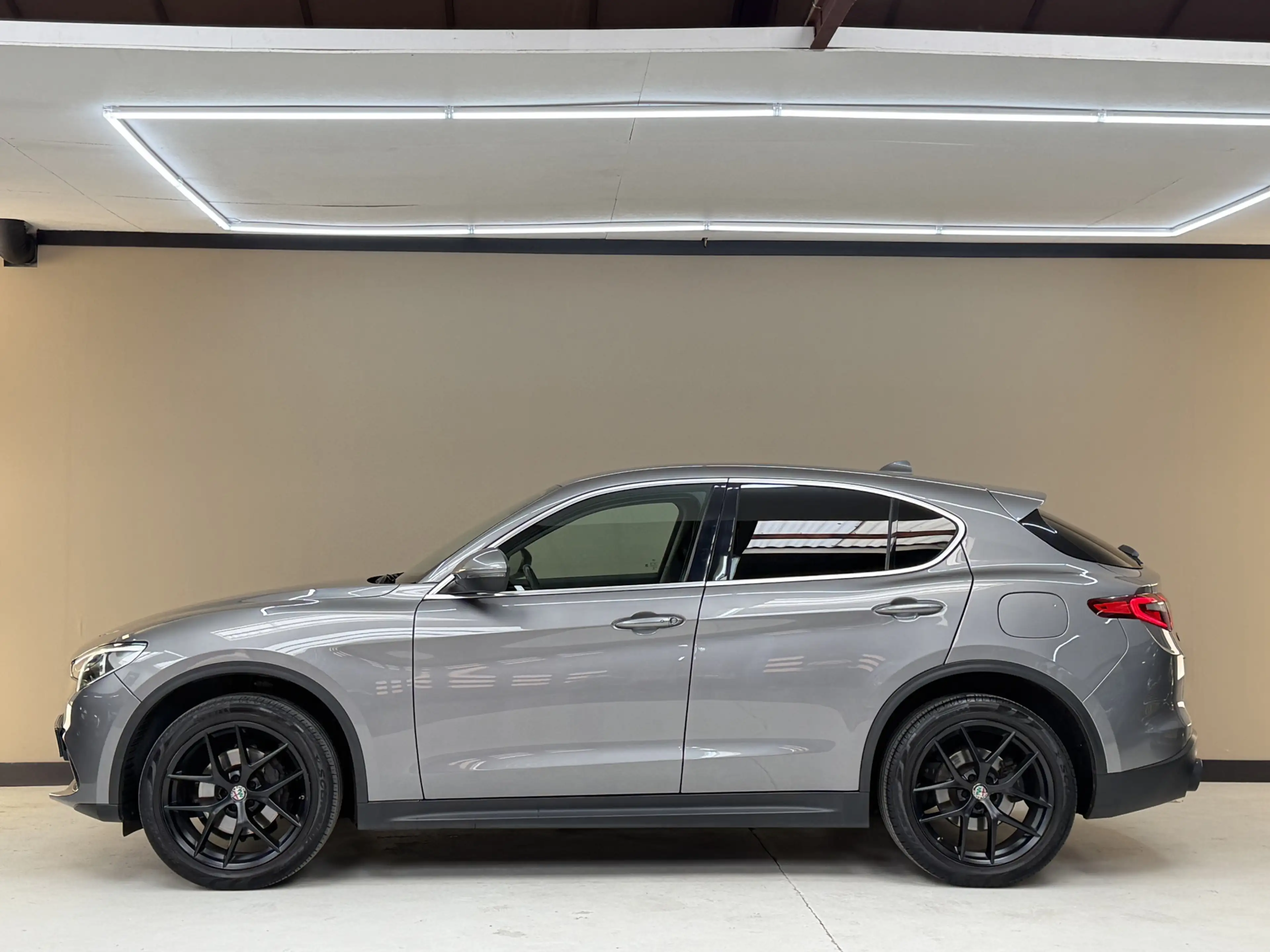 Alfa Romeo Stelvio 2.0 T AWD First Edition, 280Pk, 2017, 2de eigenaar — photo 11