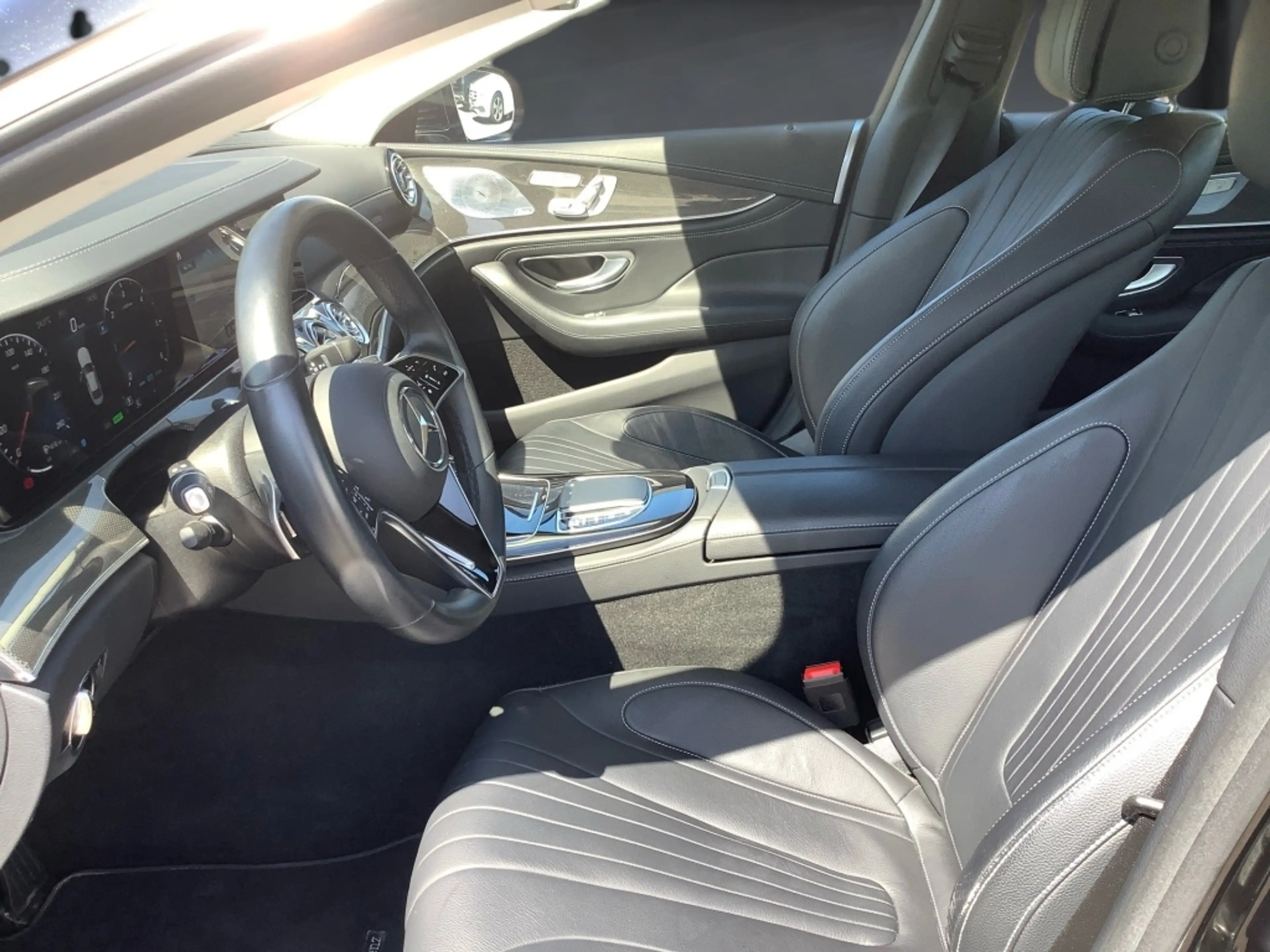 Mercedes-Benz CLS 300 d 4M AMG+Avantgarde+MBUX+Memory+Ambiente — photo 6