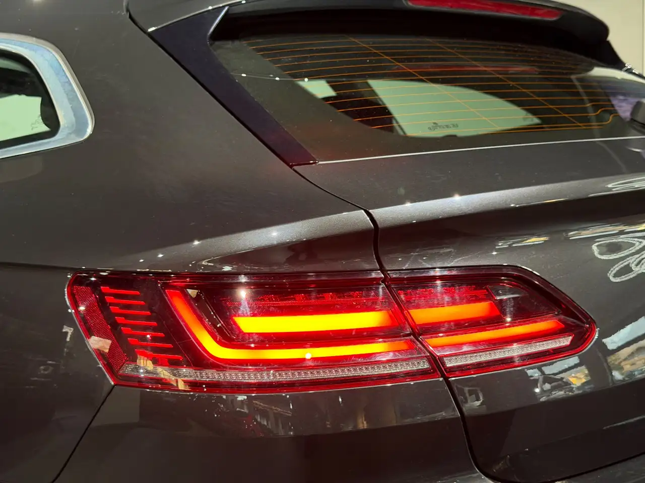Volkswagen Arteon R-Line 2,0 TDI DSG / VIRTUAL TACHO / Navi / TOP Bild 17