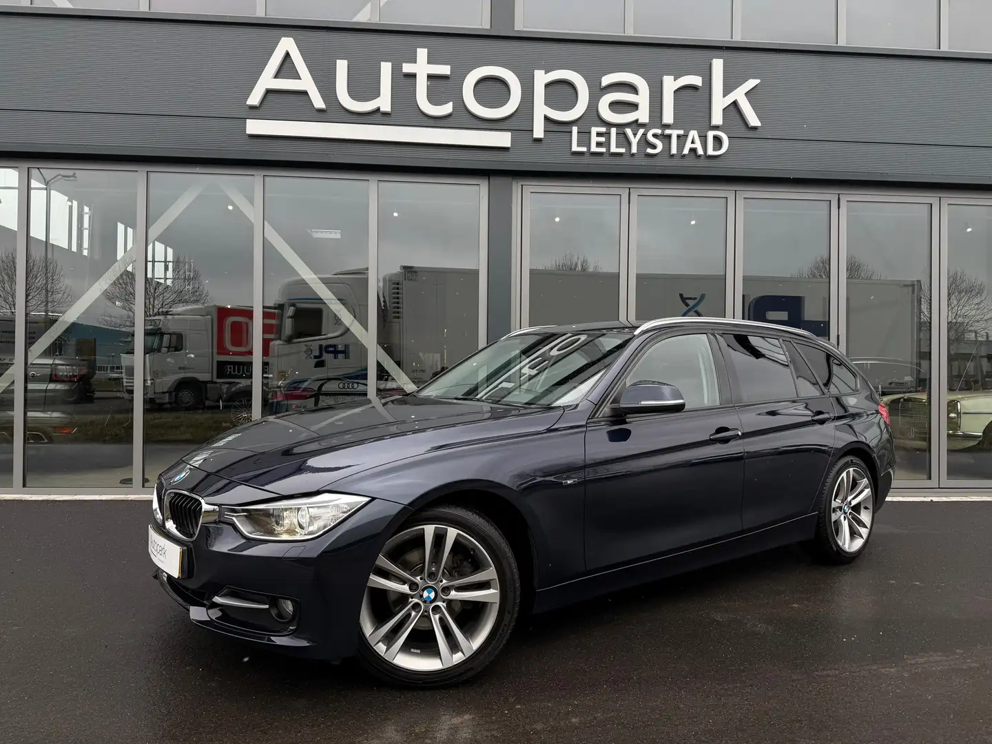 BMW 316 3-serie Touring 316i Exe Sport Aut Leer Navi 18 in Bleu - 1