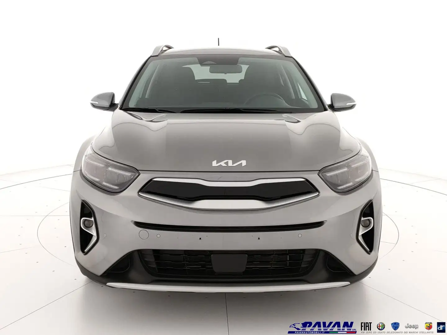 Kia Stonic 1.2 DPI Style 84CV Šedá - 2