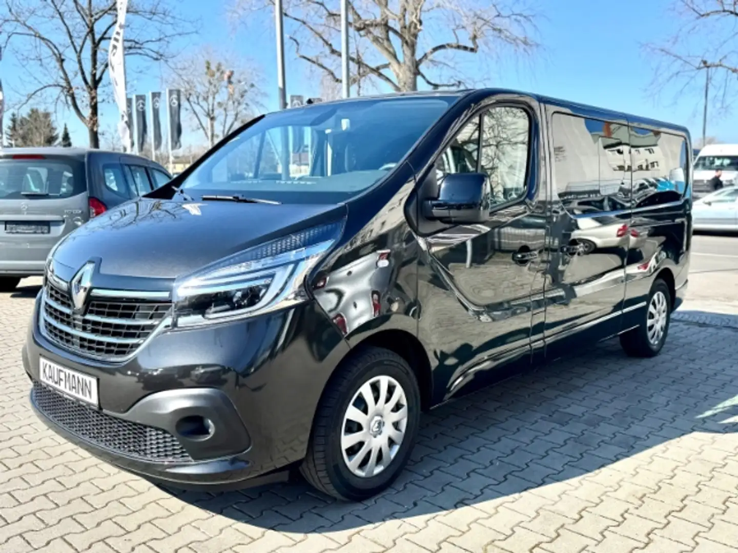 Renault Trafic Grand SpaceClass 2.0 dCi Escapade-Paket Siyah - 1