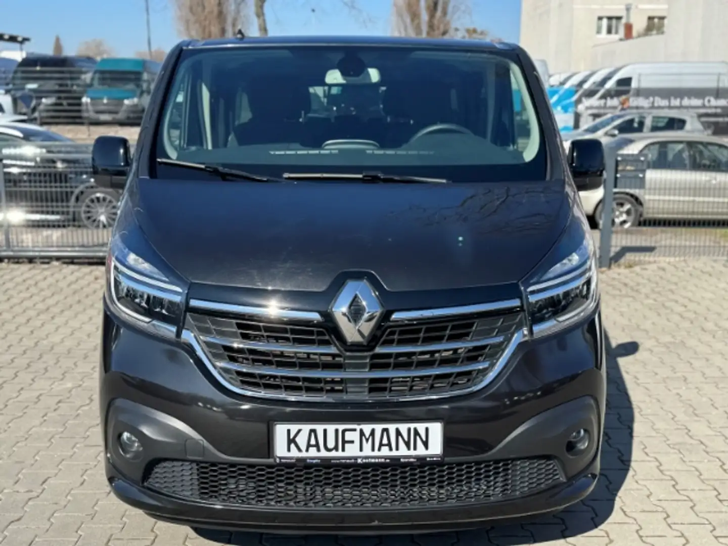 Renault Trafic Grand SpaceClass 2.0 dCi Escapade-Paket Siyah - 2