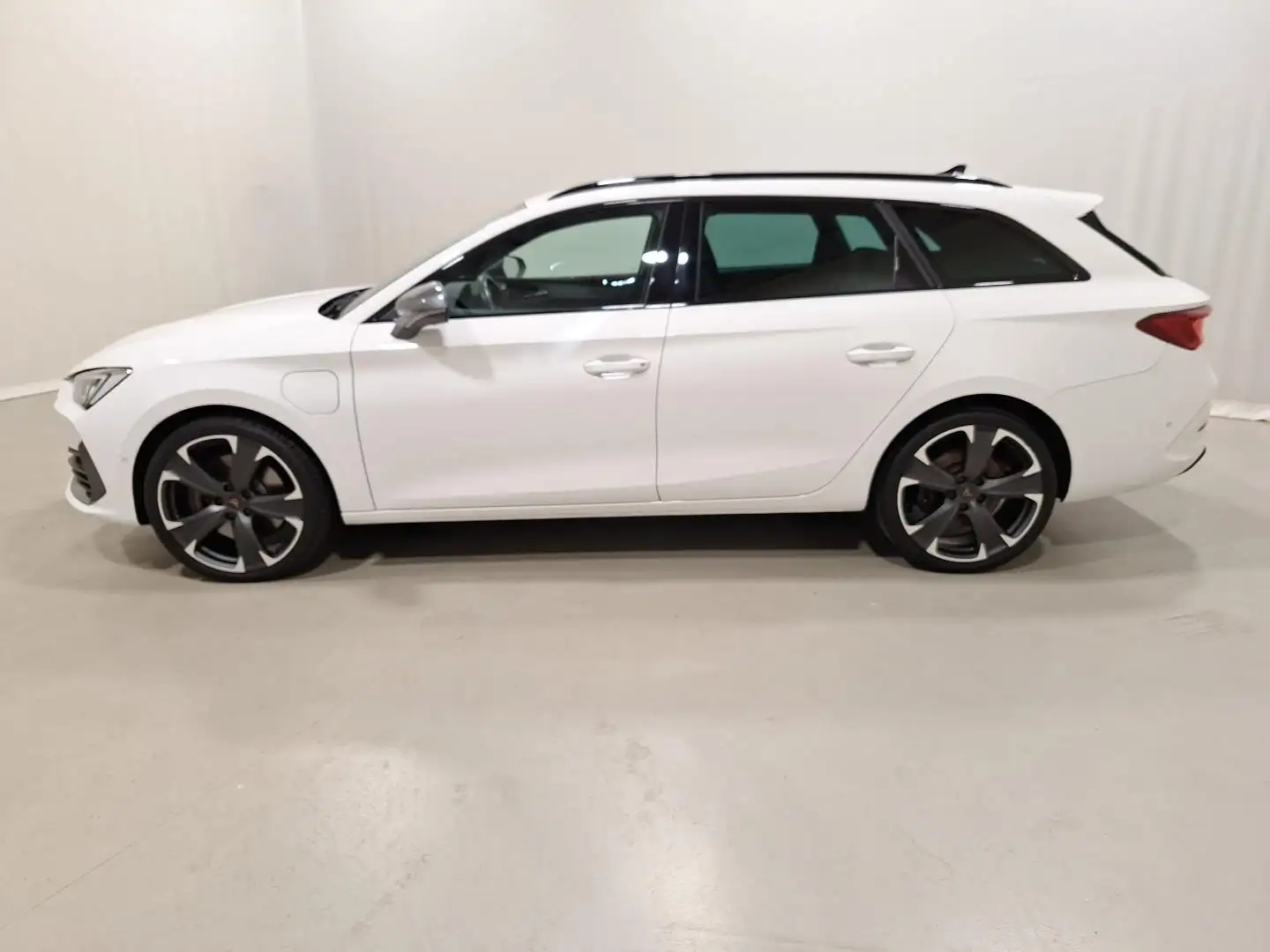 CUPRA Leon ST 1.4 TSI DSG e-Hybrid Winter|Navi|LED|virt.Cock. Weiß - 2