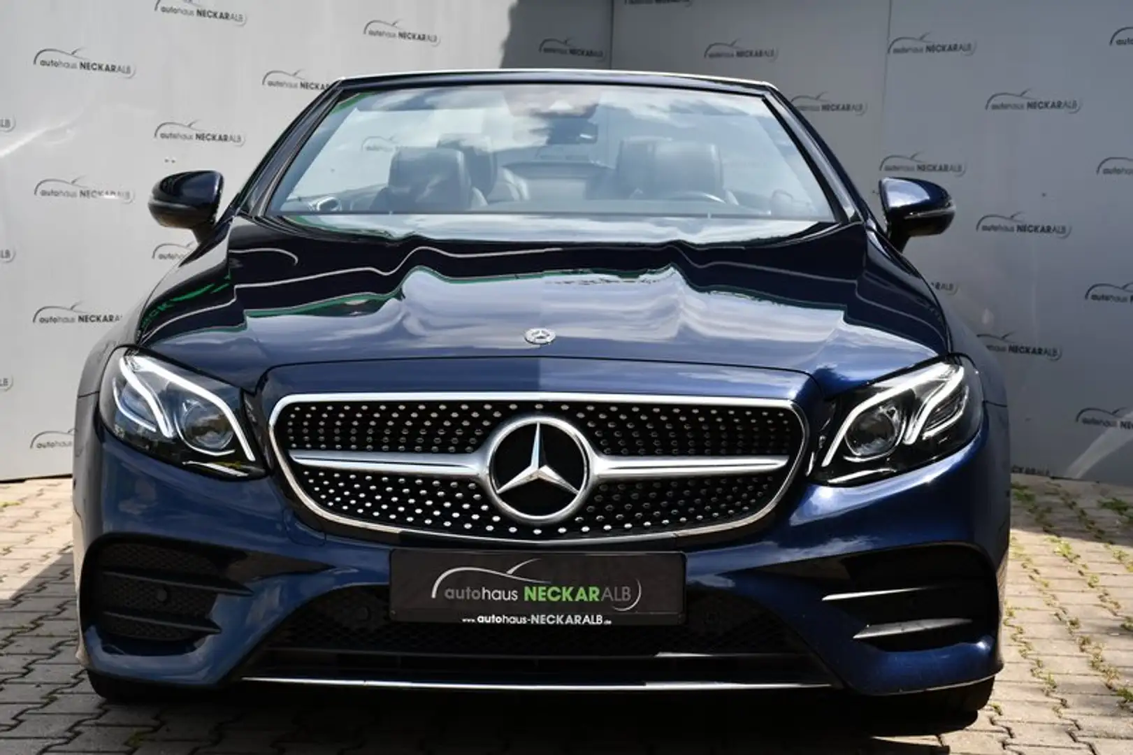 Mercedes-Benz E 400 d Cabrio 4Matic AMG Line*1.Hand*Unfallfrei Blau - 2