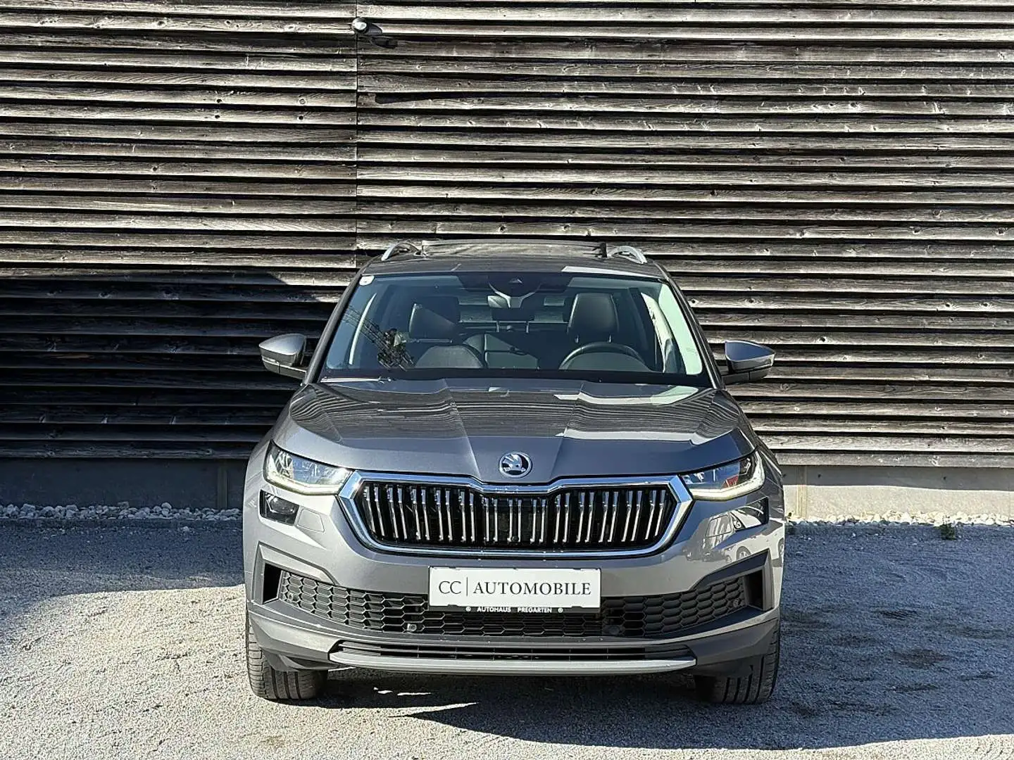Skoda Kodiaq 2.0 TDI Style (EURO 6d) PANO, AHK, 7Sitzer... Silber - 1