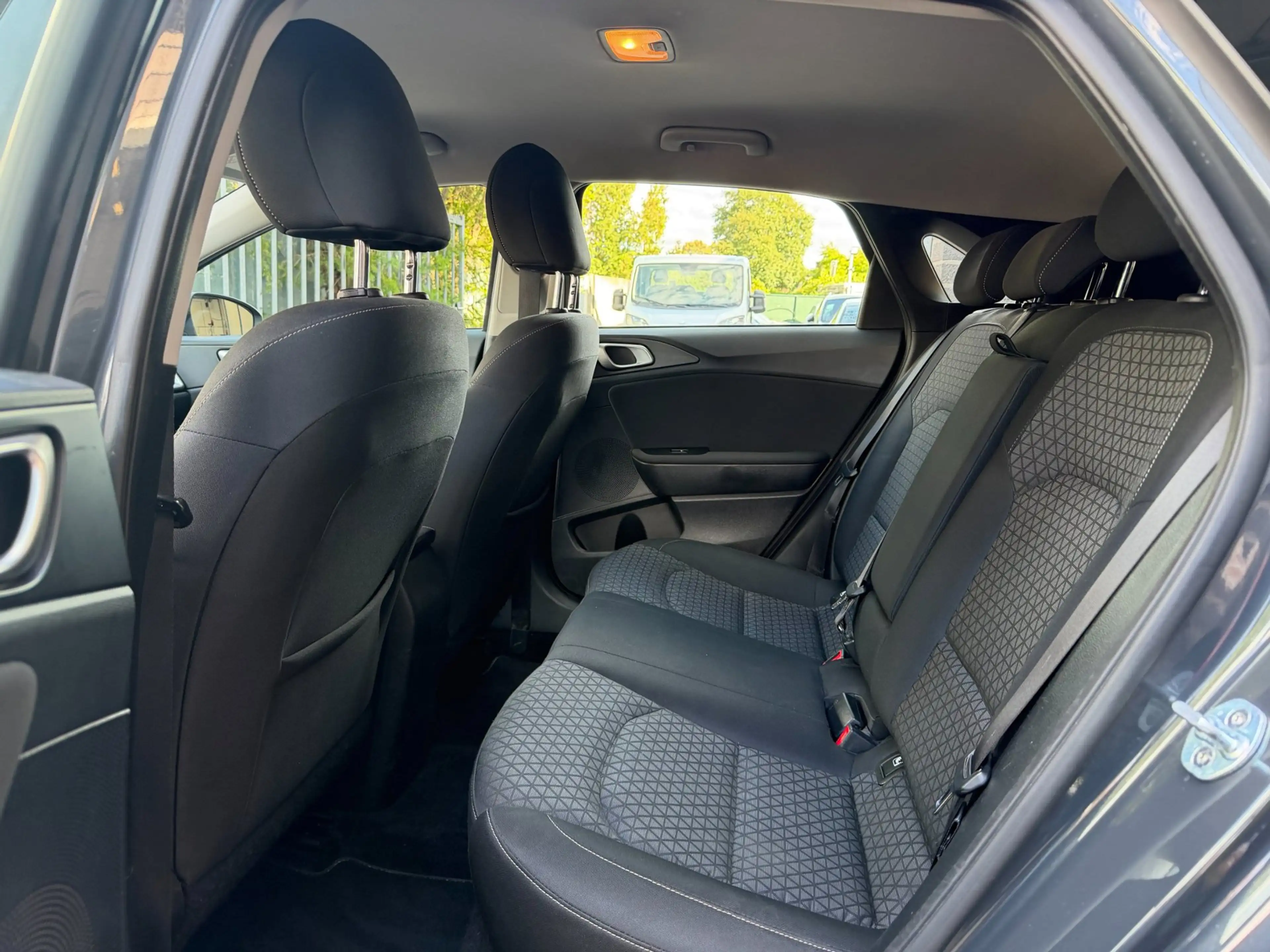 Kia Ceed / cee'd 1.0 T-GDi DynamicLine|Dealer O.H. — photo 10