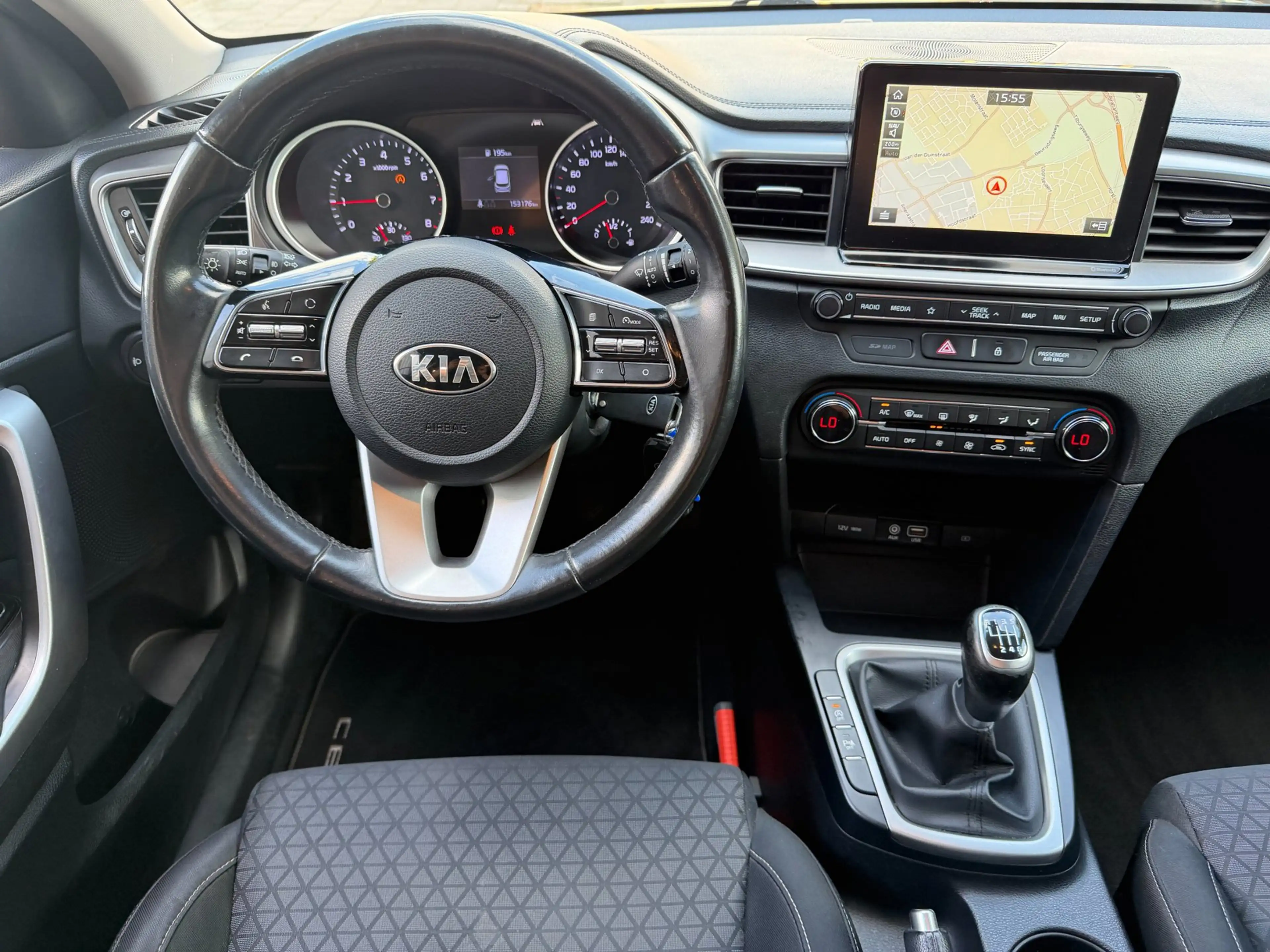 Kia Ceed / cee'd 1.0 T-GDi DynamicLine|Dealer O.H. — photo 12
