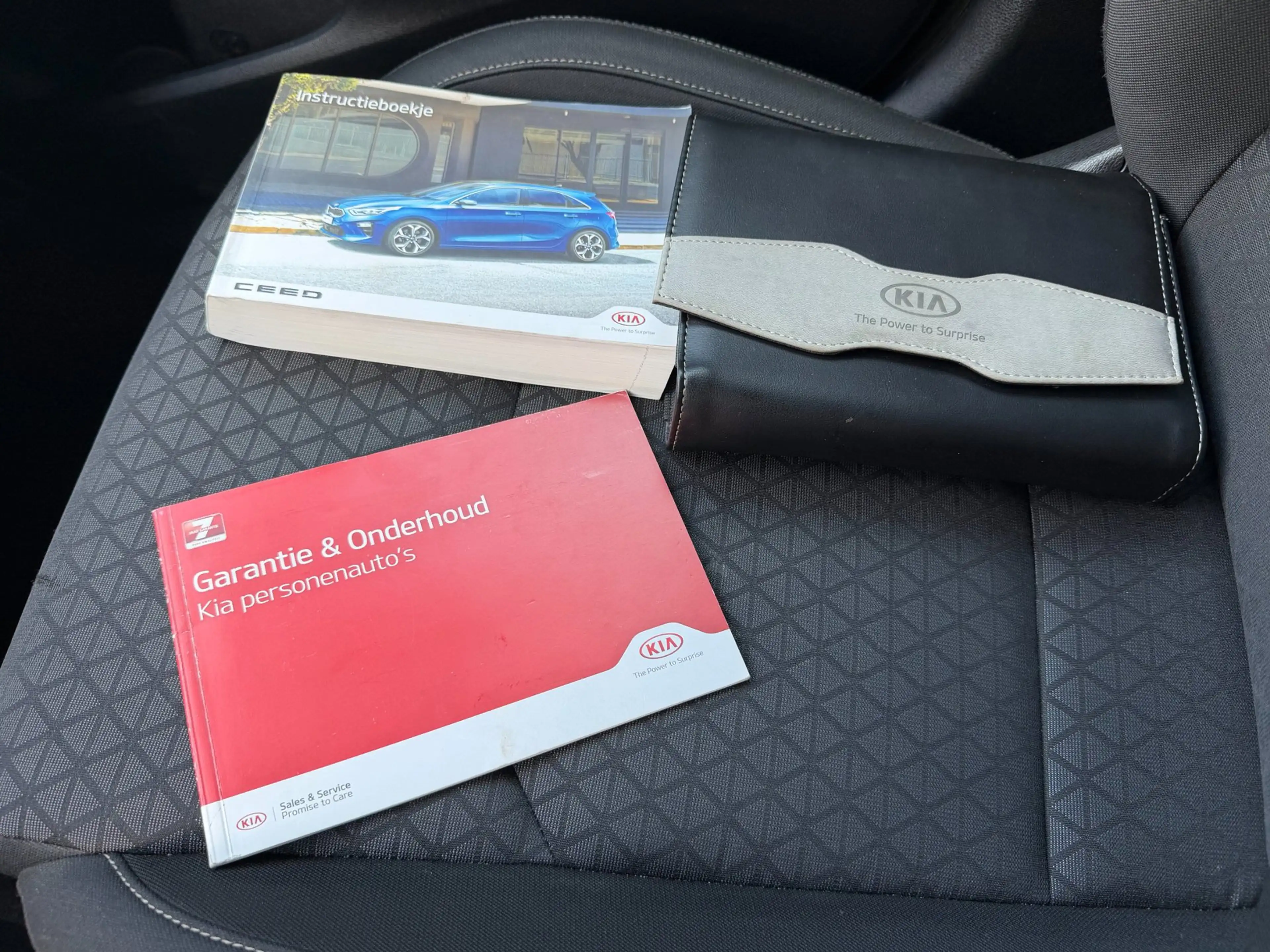 Kia Ceed / cee'd 1.0 T-GDi DynamicLine|Dealer O.H. — photo 27