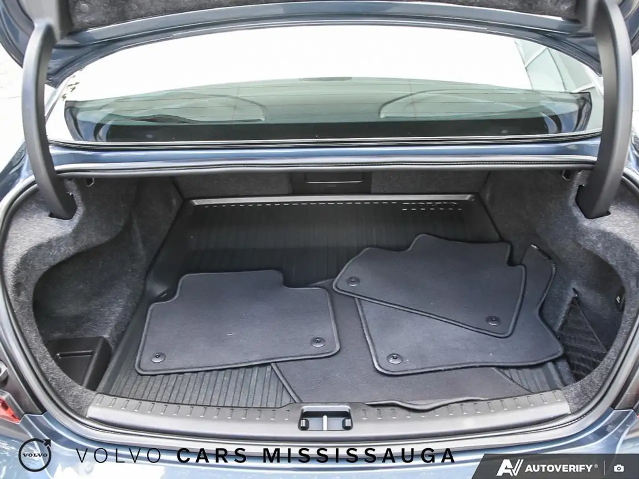 Volvo S60 снимка Volvo S60