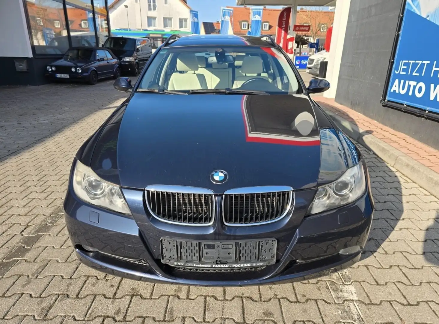 BMW 320 320i Touring - 1