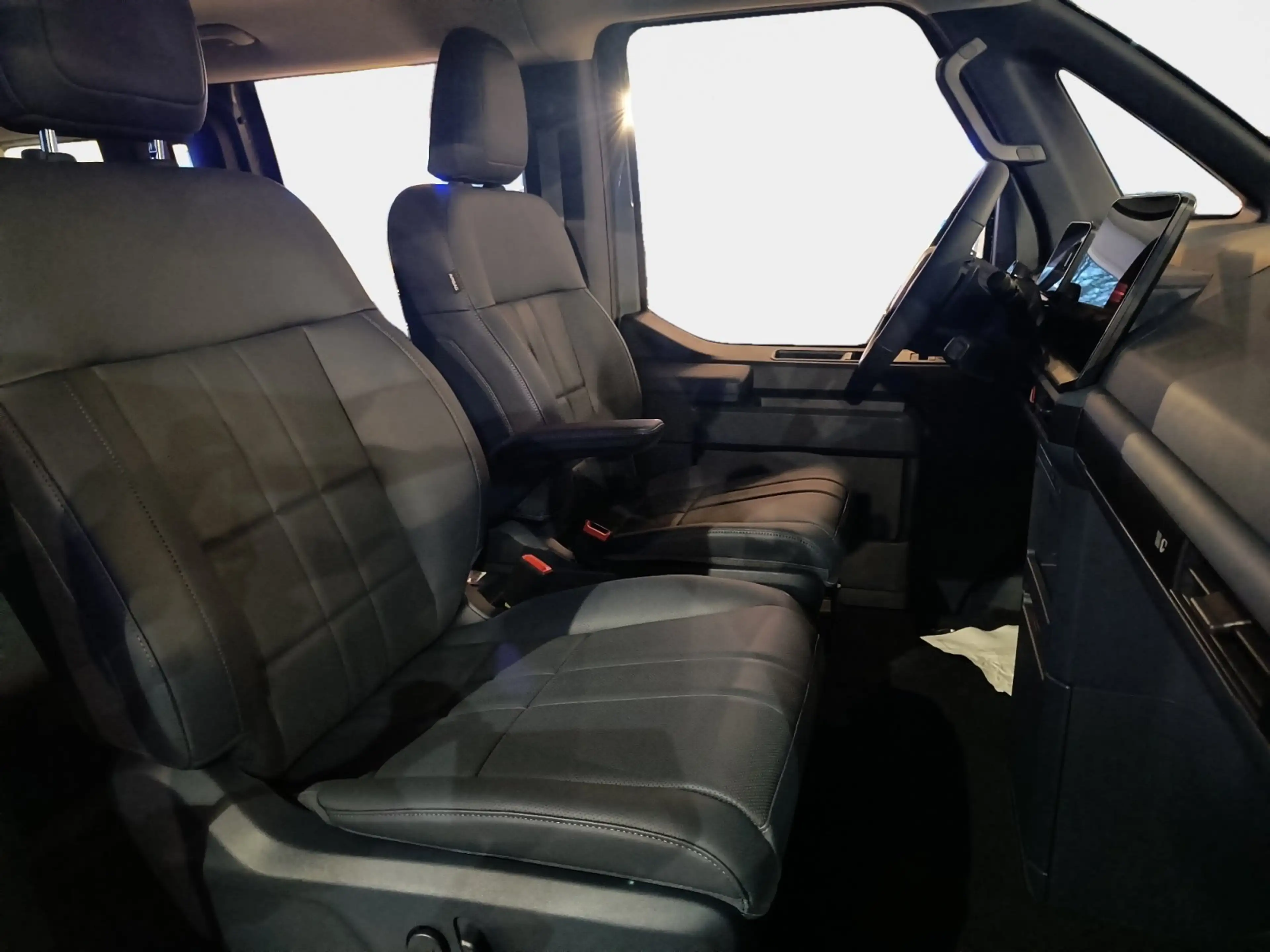 Kia PV5 Passenger Elektro 71,2 kWh Elite 360*SHZ*ACC — photo 12