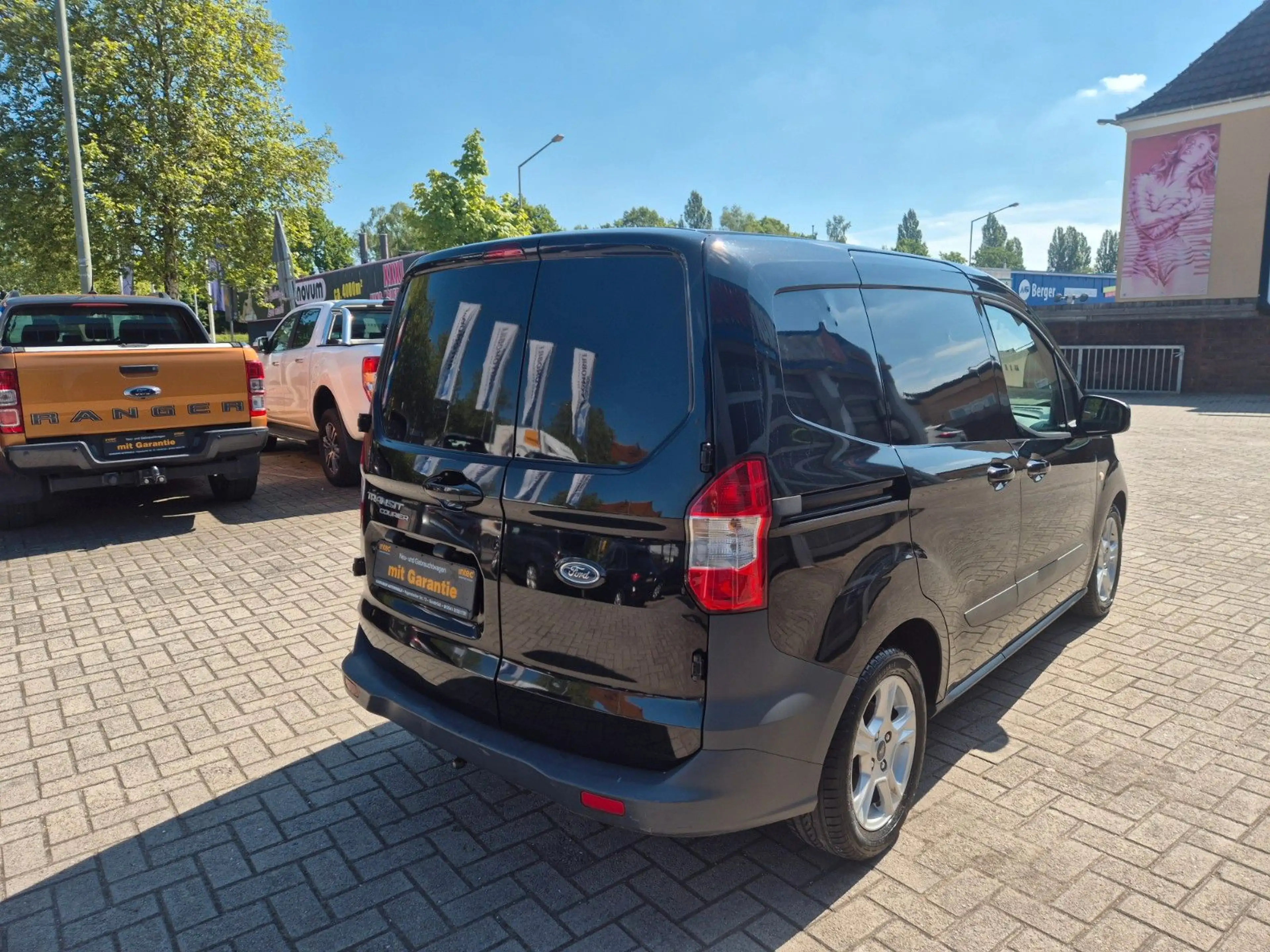 Ford Transit Courier — photo 5